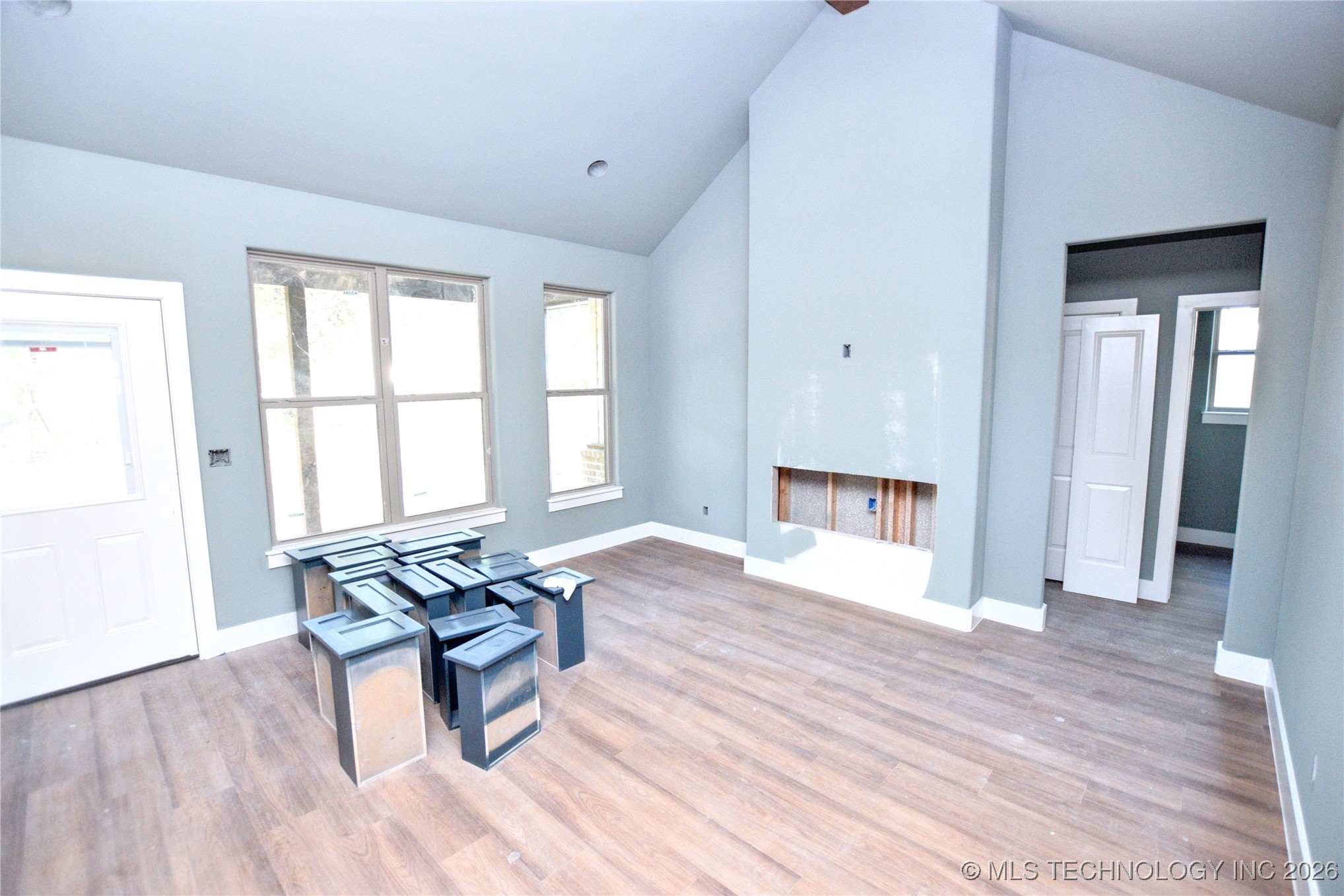 18835 W Hunters Court Property Photo 4