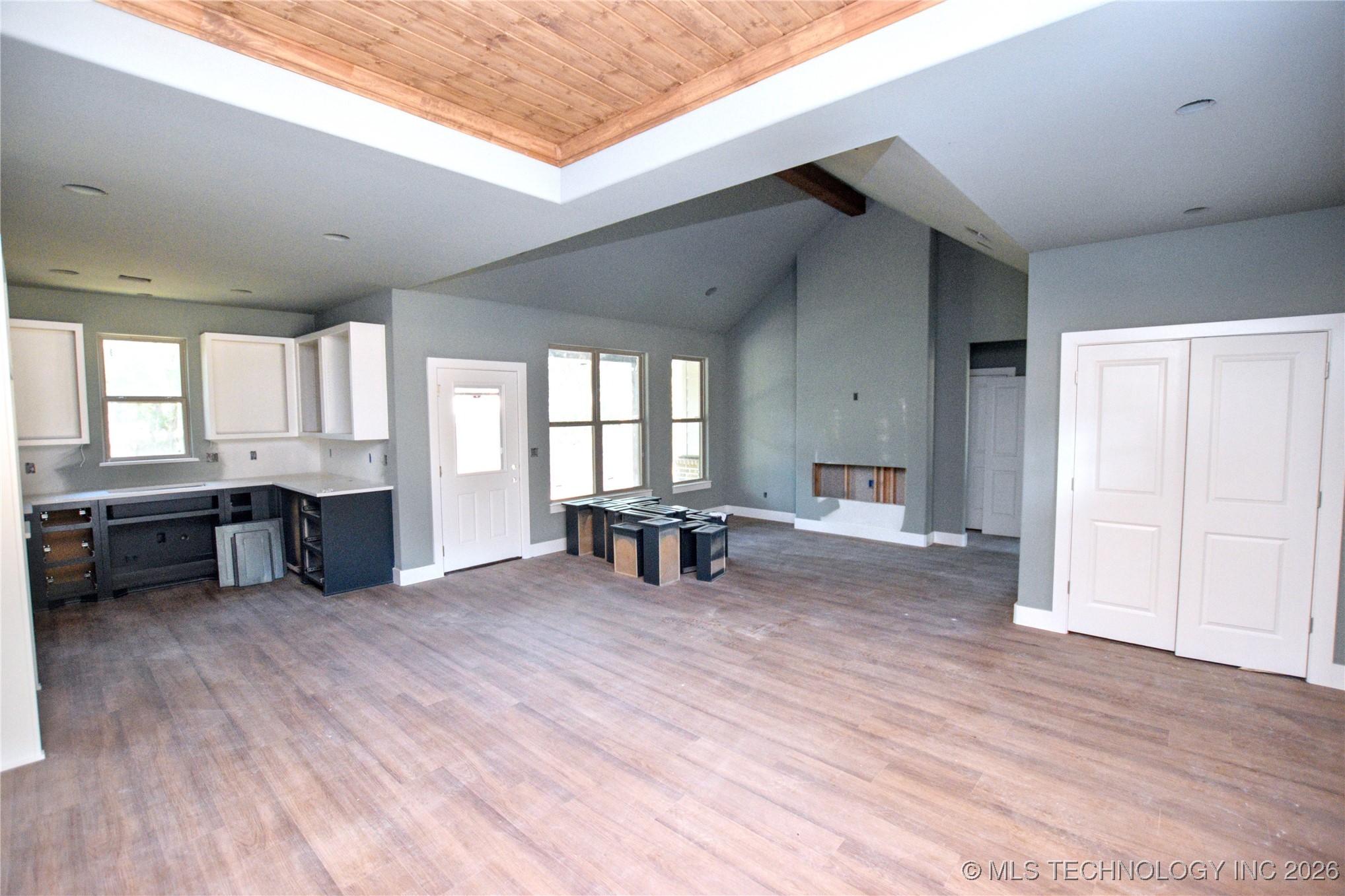 18835 W Hunters Court Property Photo 5