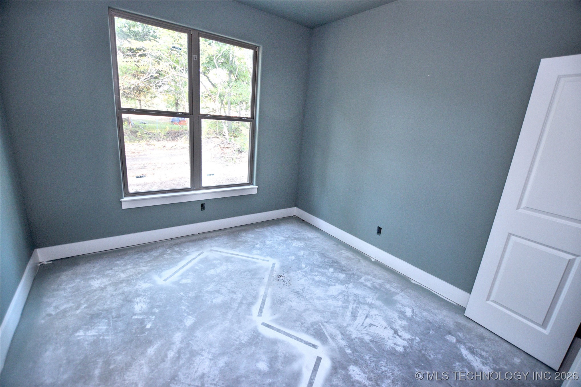 18835 W Hunters Court Property Photo 13