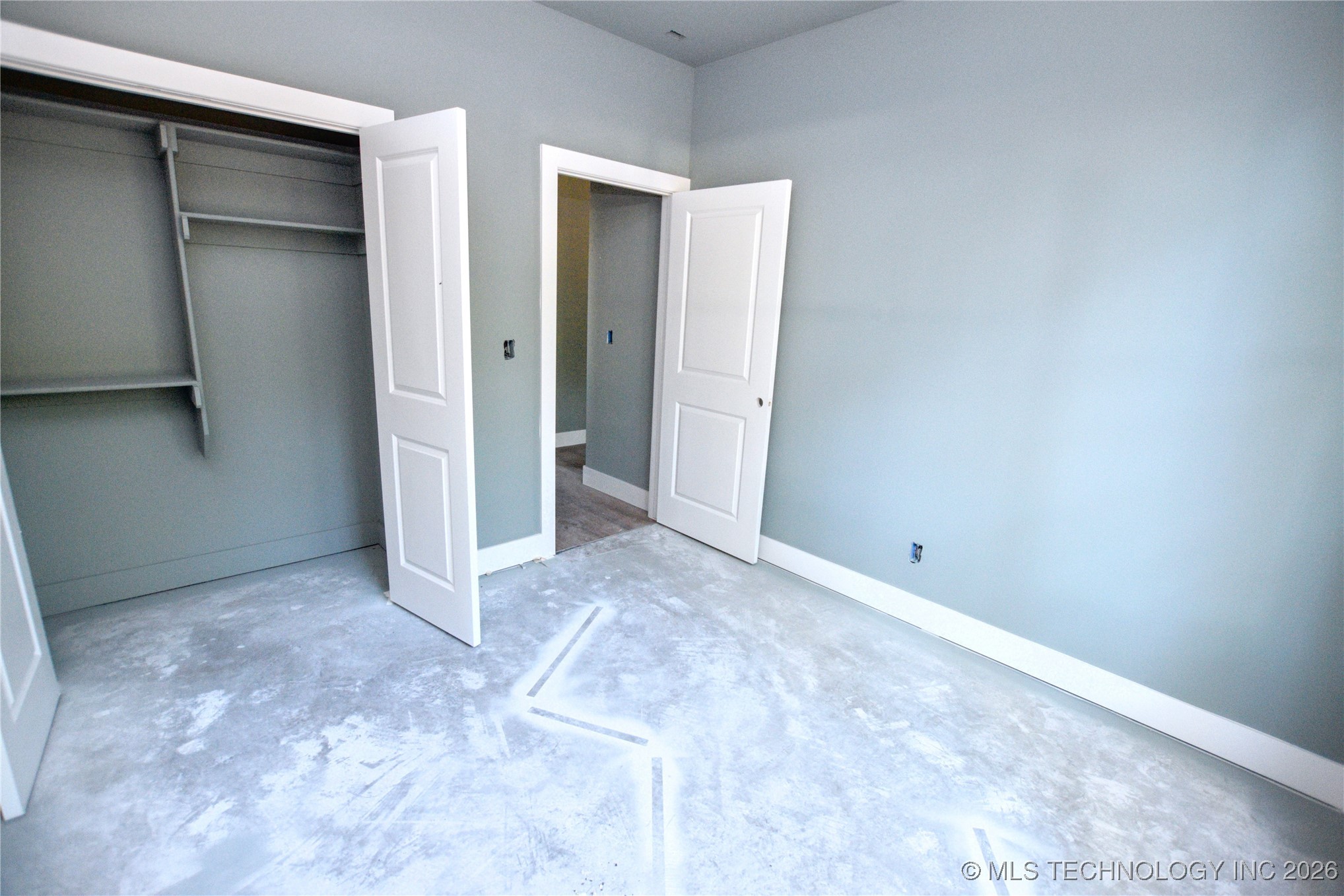 18835 W Hunters Court Property Photo 14