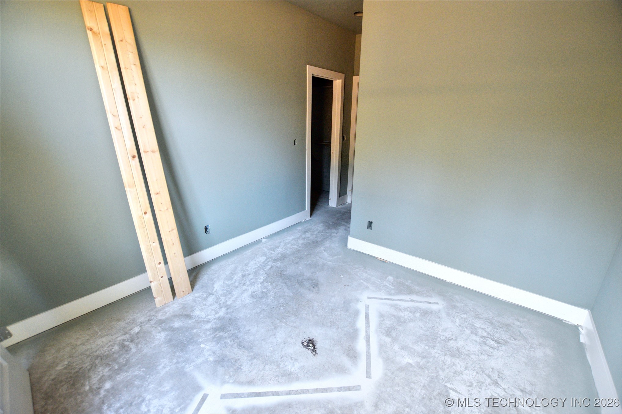 18835 W Hunters Court Property Photo 18