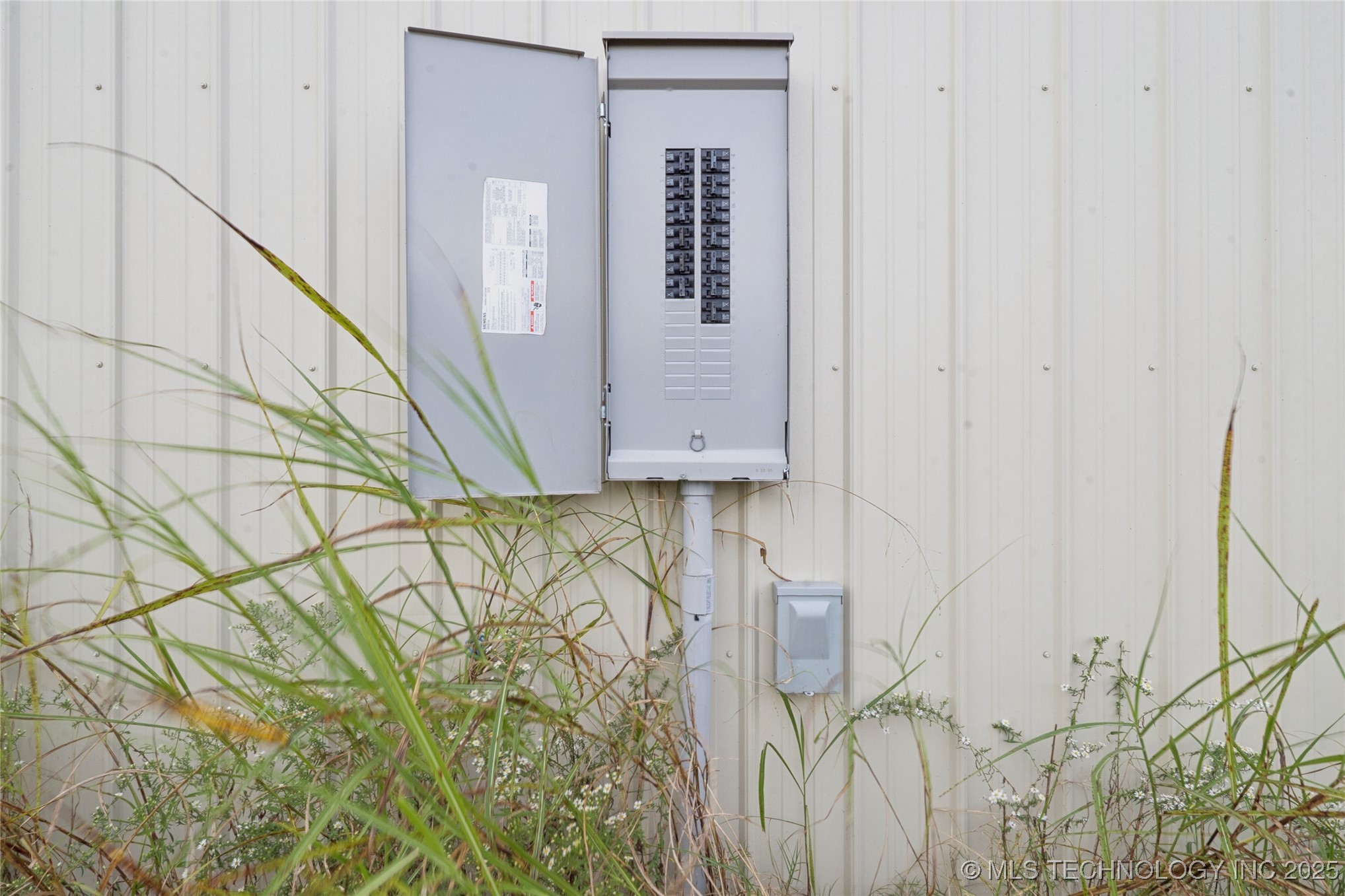 8450 Fern Mountain Road Property Photo 6