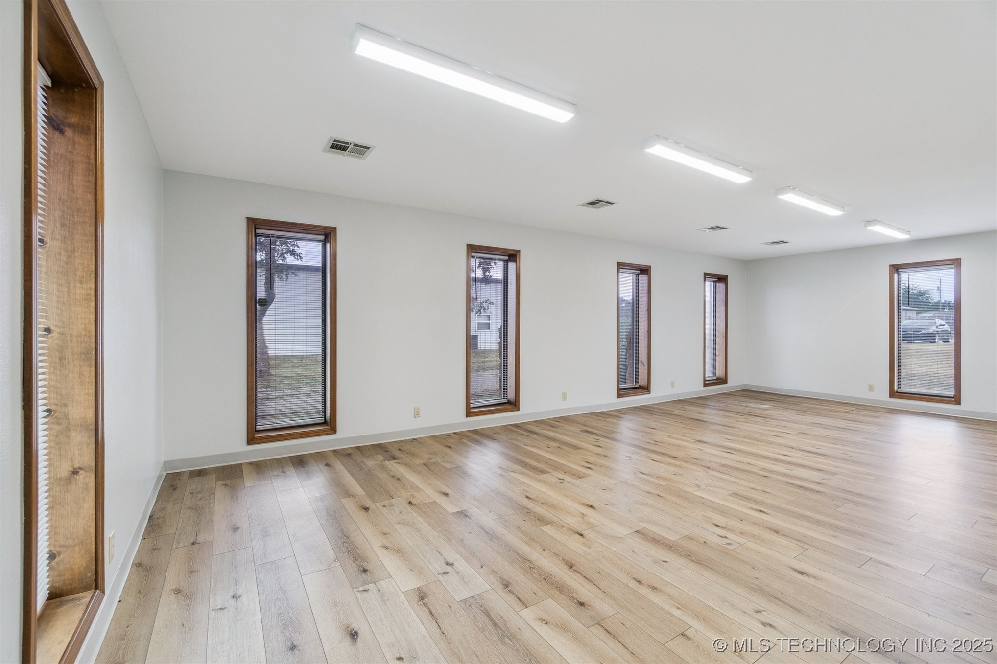 1236 E Main Street Property Photo 14