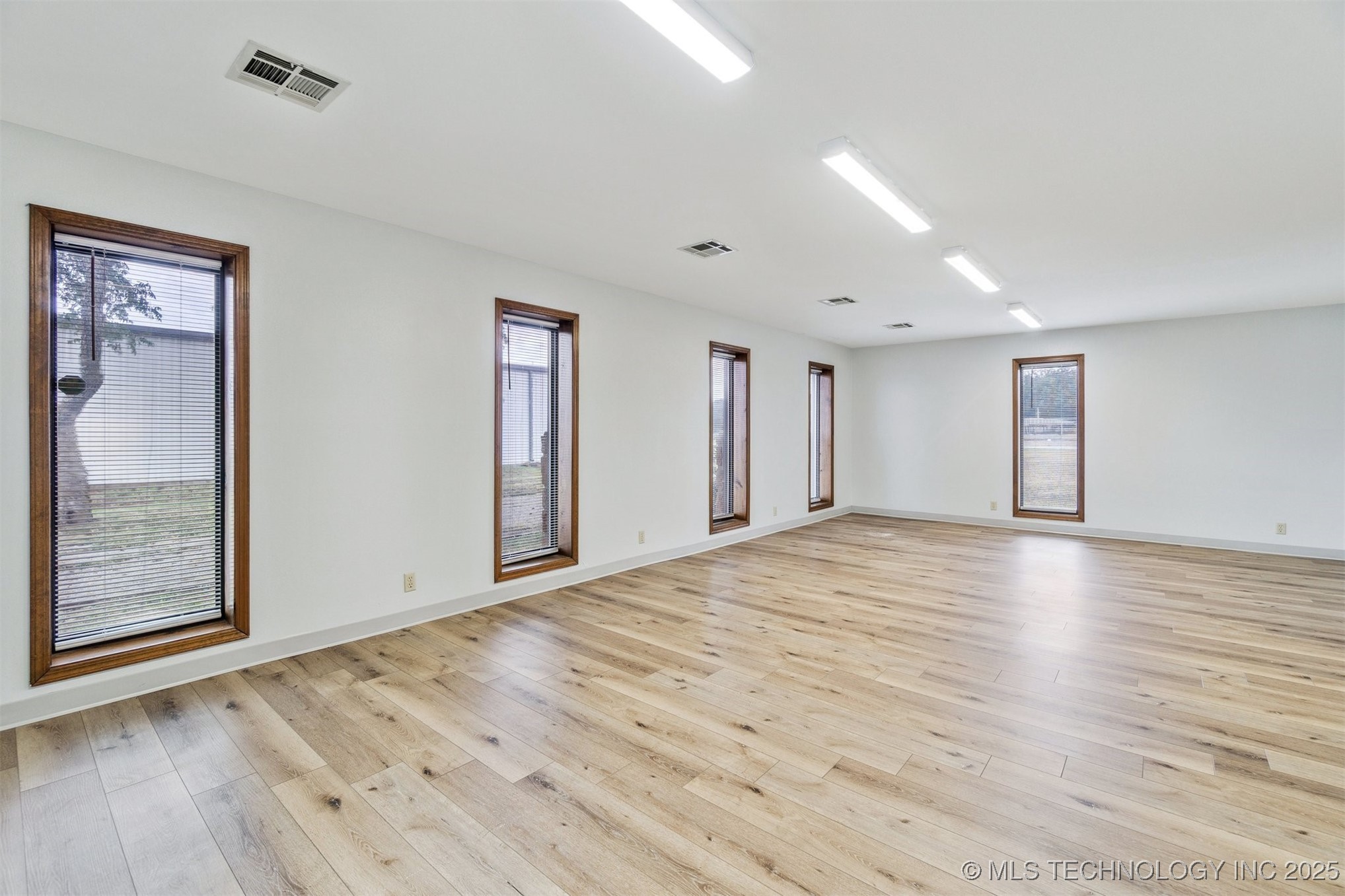 1236 E Main Street Property Photo 15