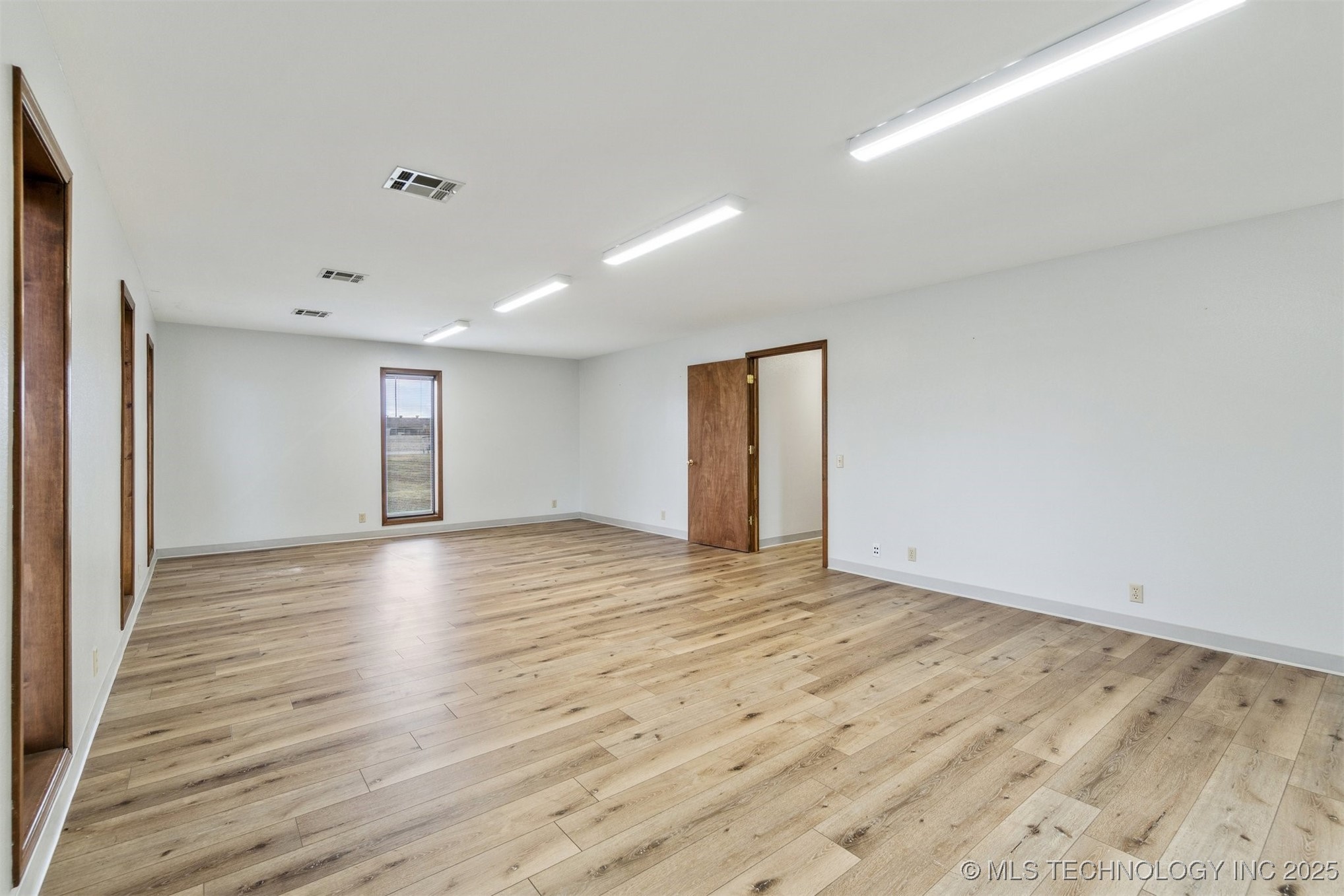 1236 E Main Street Property Photo 16