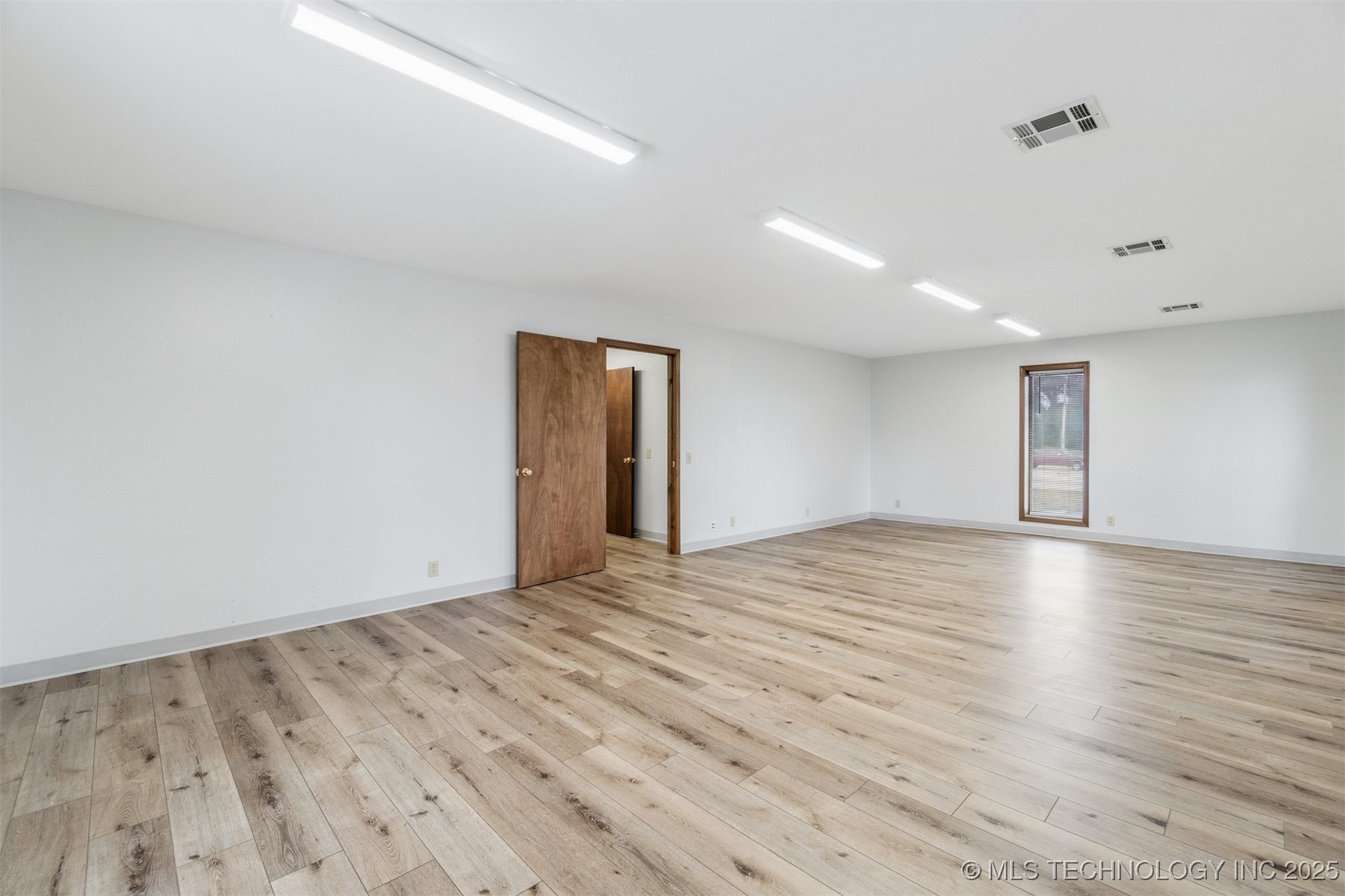 1236 E Main Street Property Photo 17