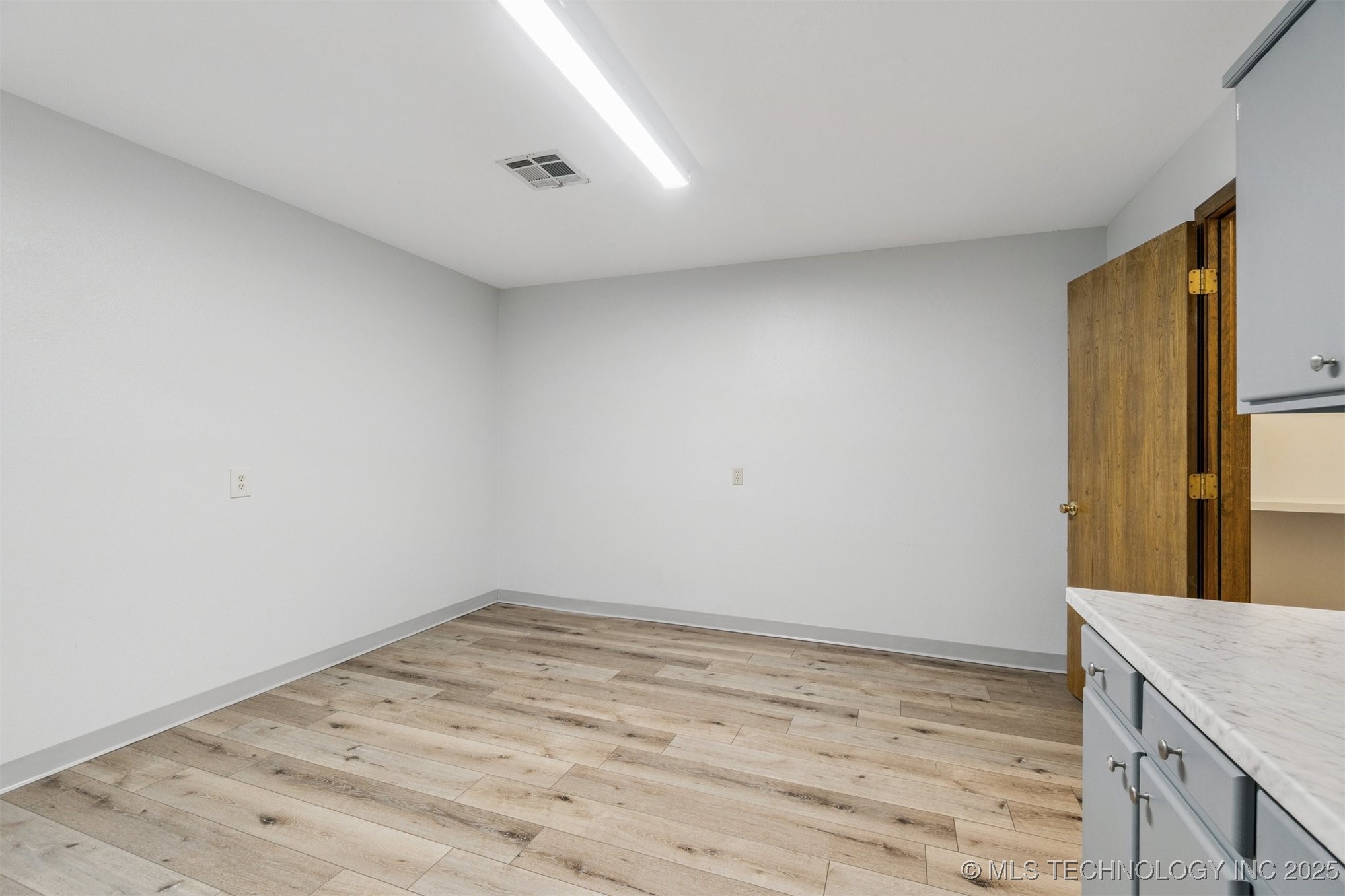 1236 E Main Street Property Photo 25