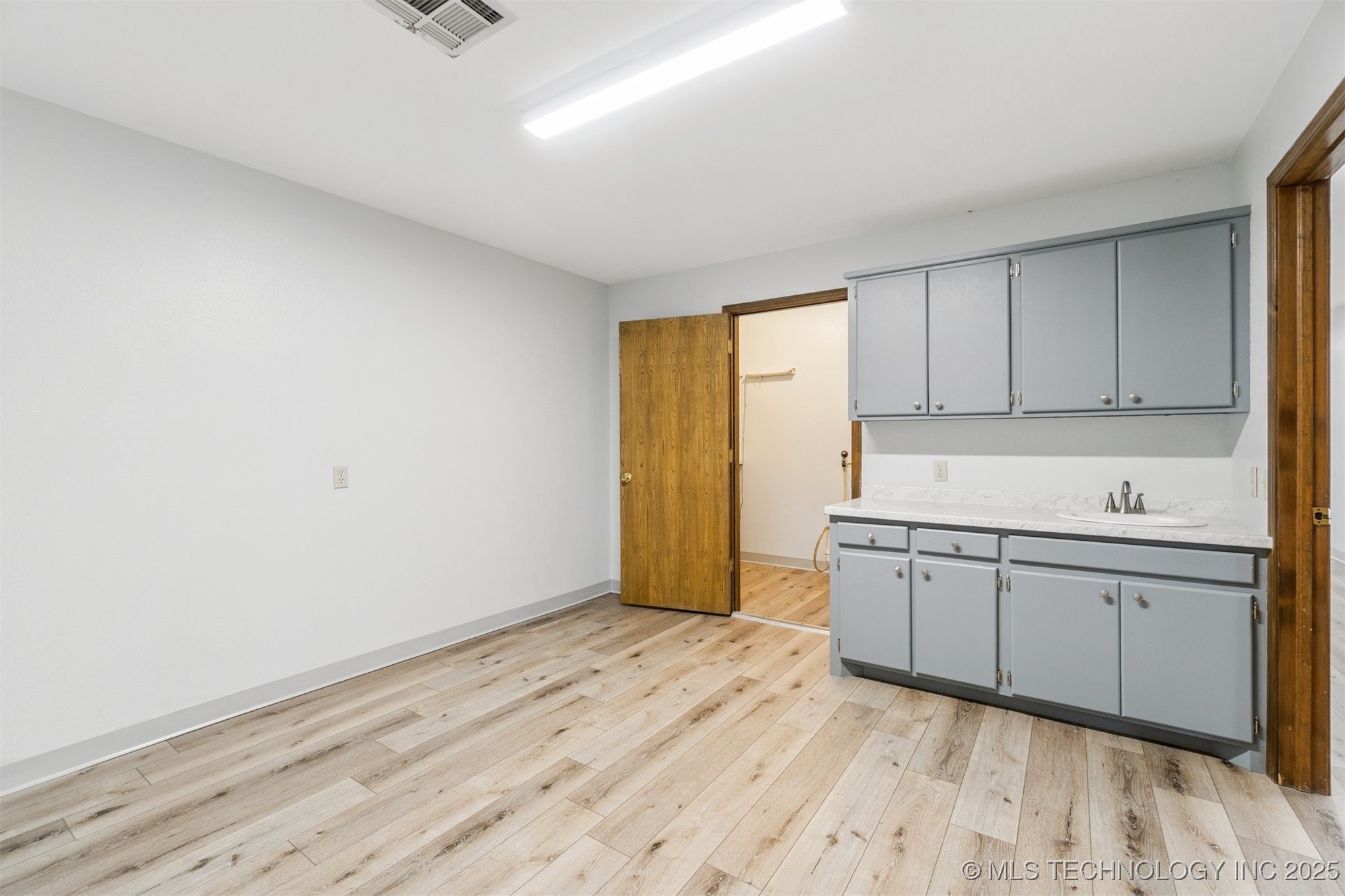 1236 E Main Street Property Photo 26