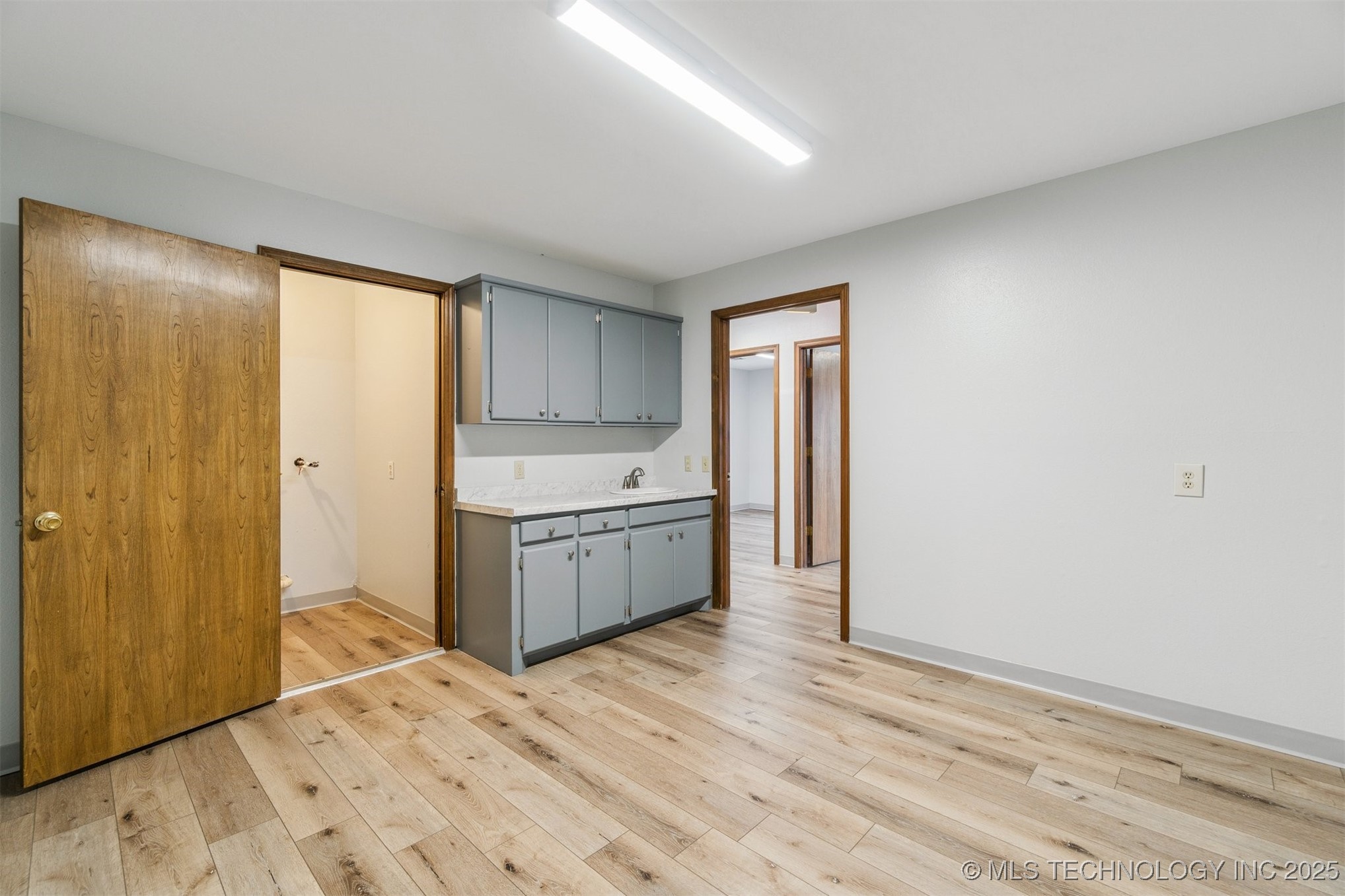 1236 E Main Street Property Photo 27