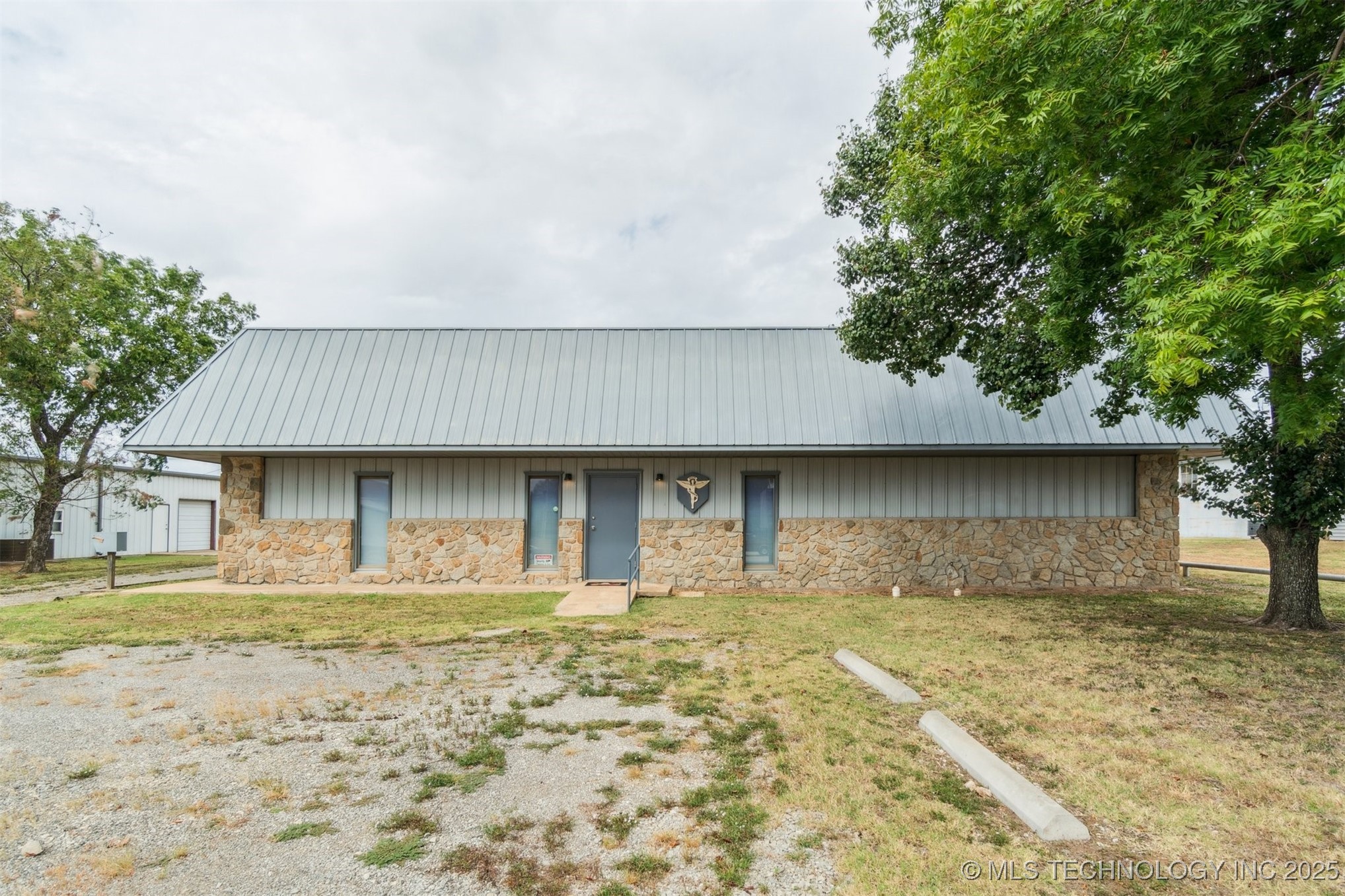 1236 E Main Street Property Photo 43