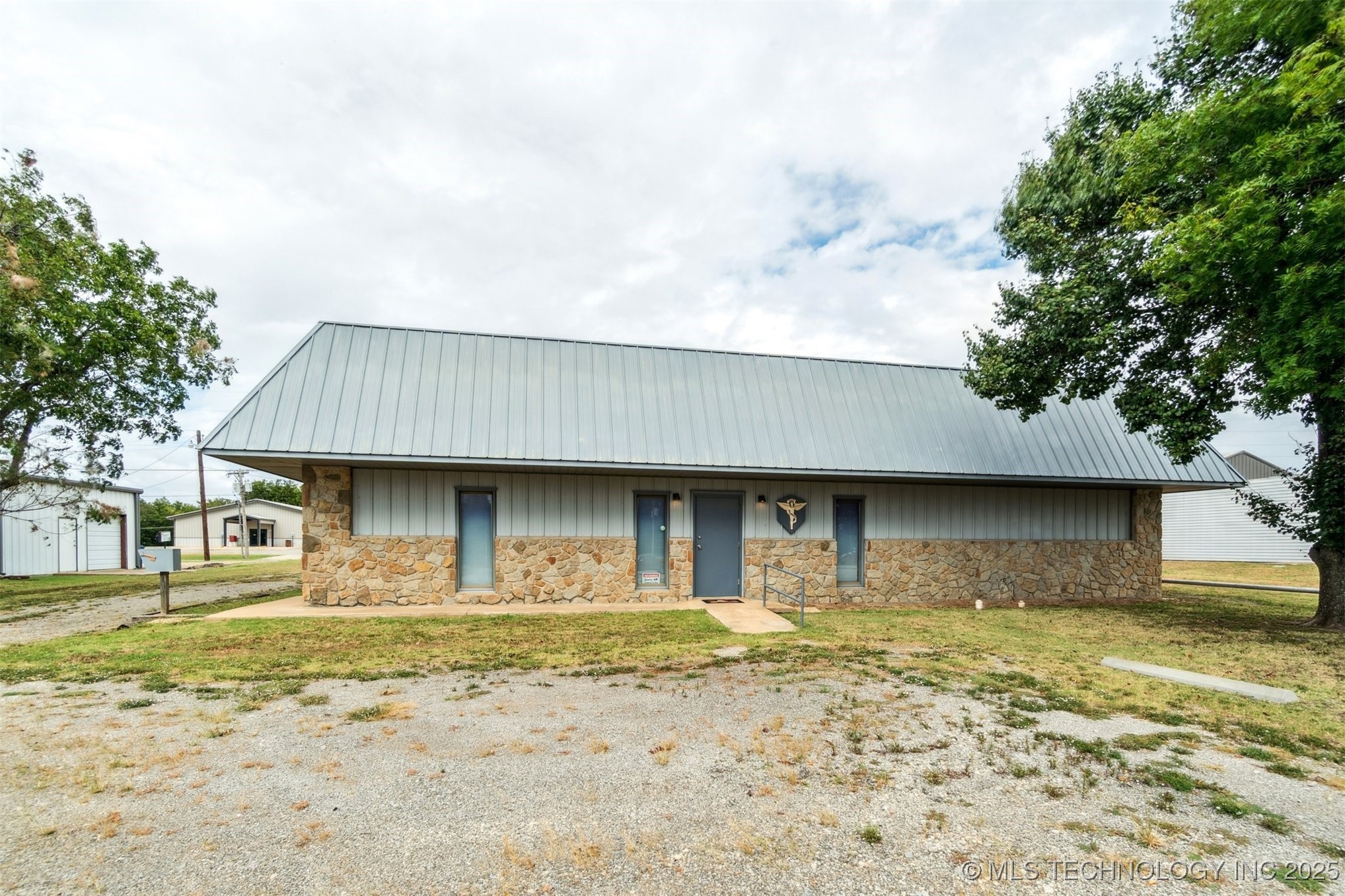 1236 E Main Street Property Photo 44