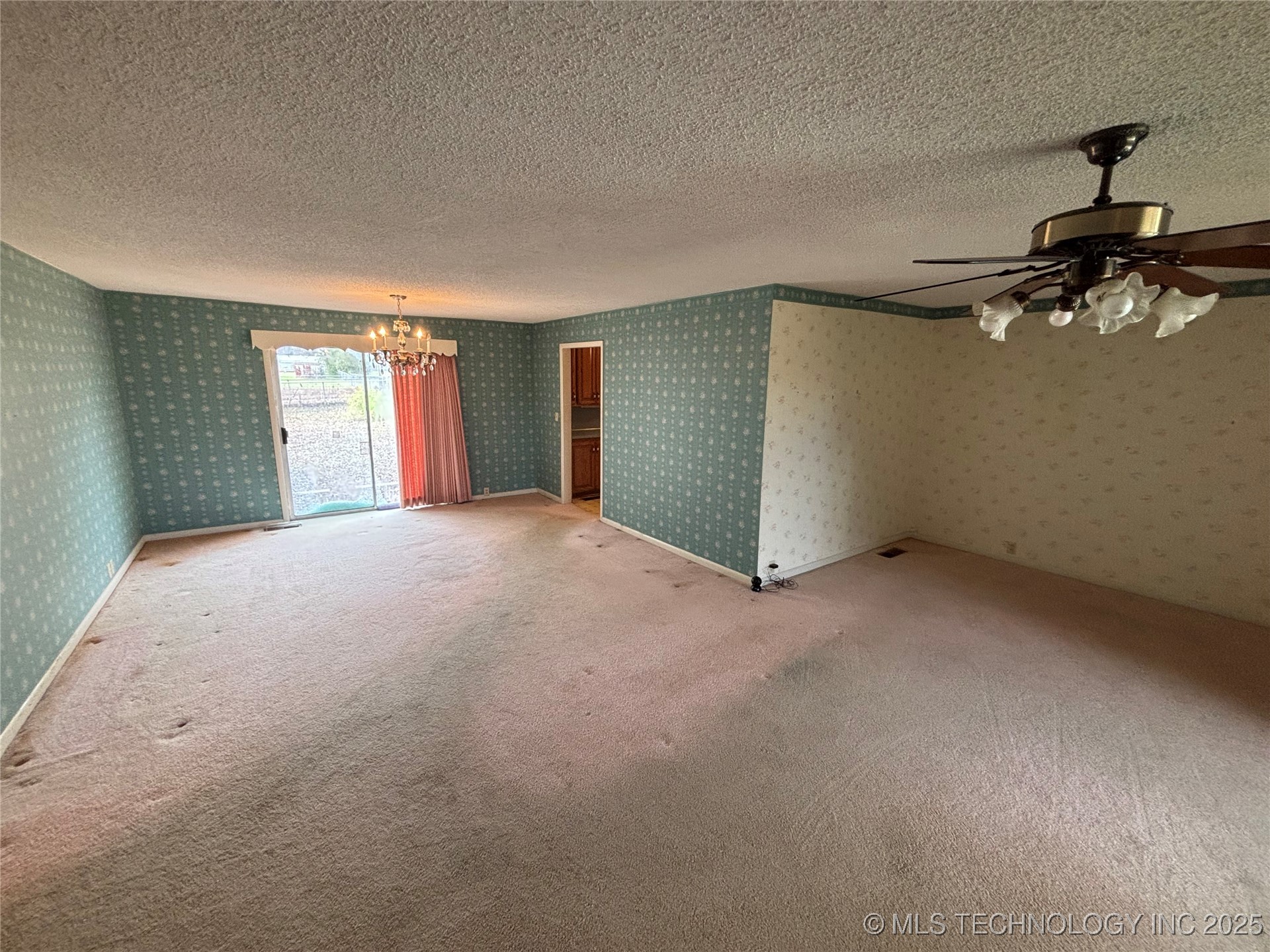 504 N D Avenue Property Photo 2