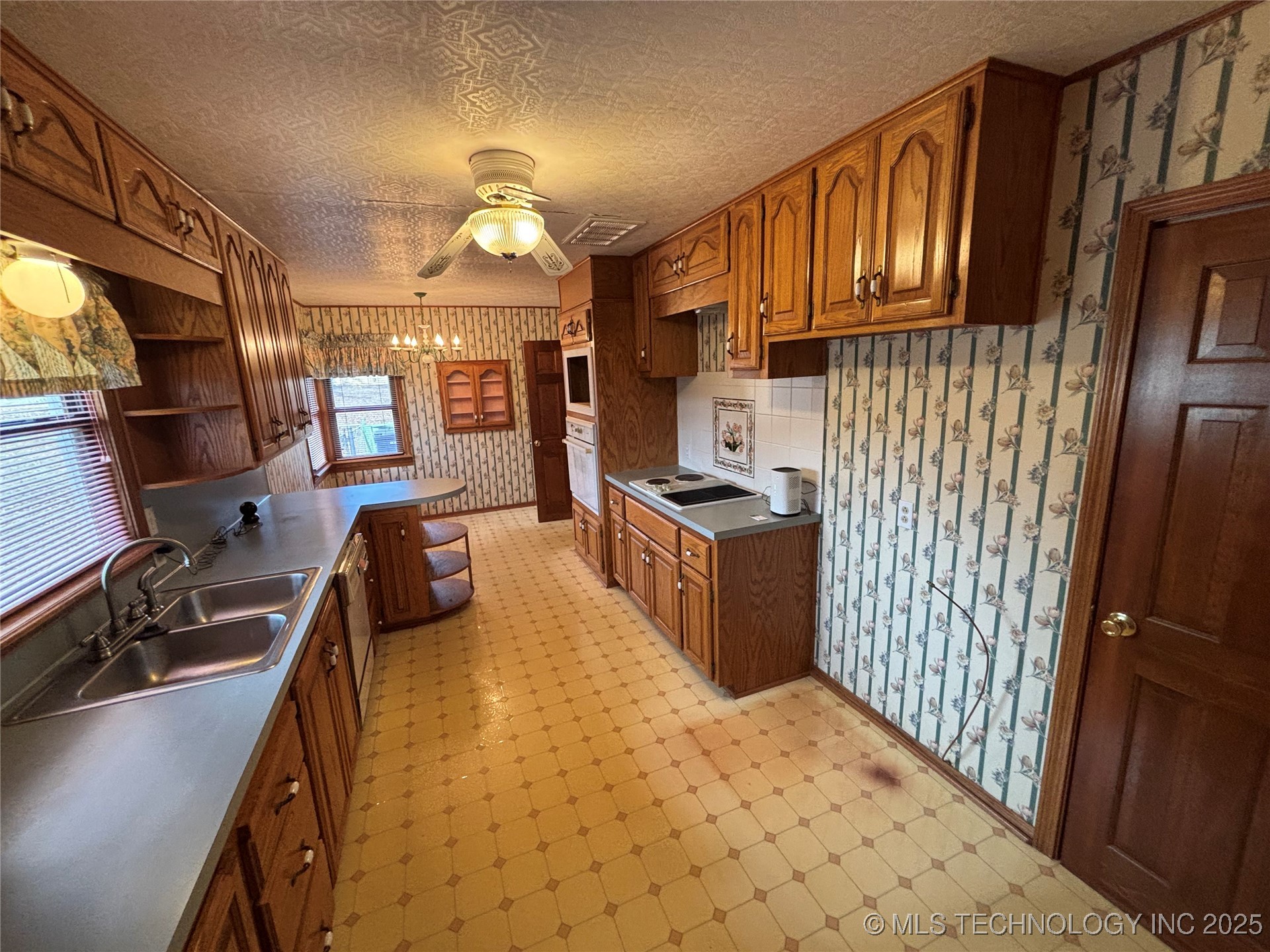 504 N D Avenue Property Photo 4