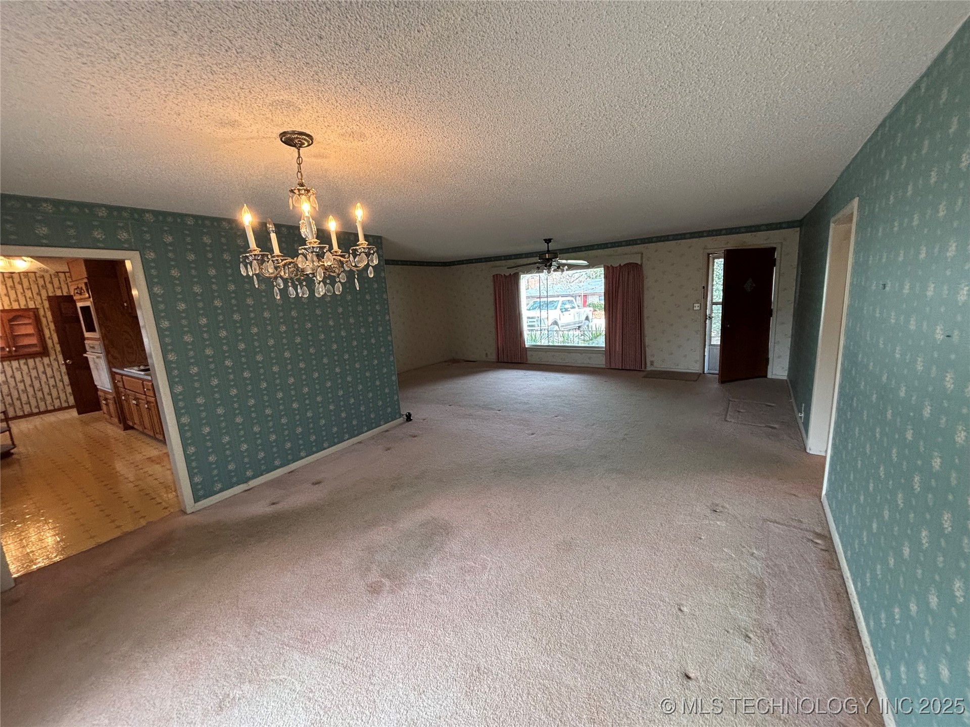 504 N D Avenue Property Photo 6