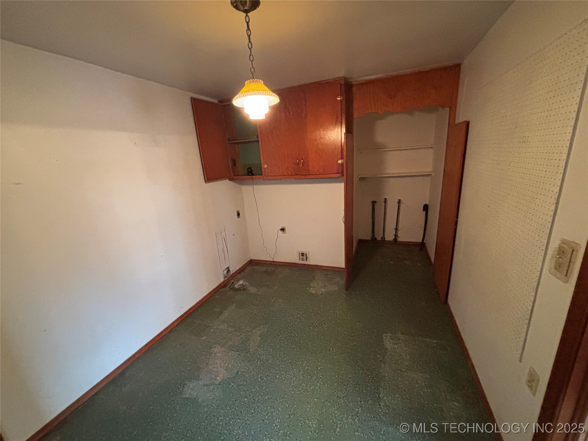 504 N D Avenue Property Photo 7