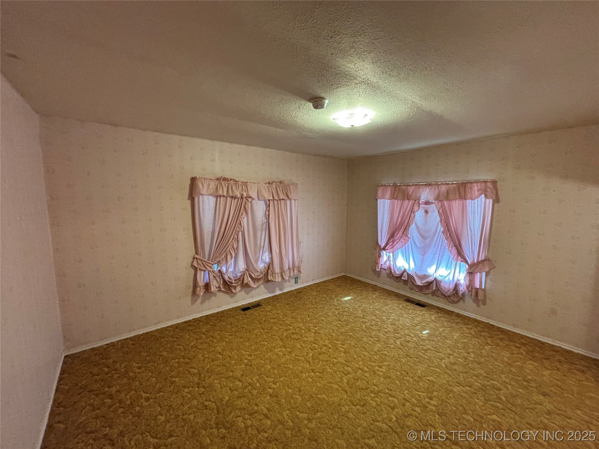 504 N D Avenue Property Photo 17