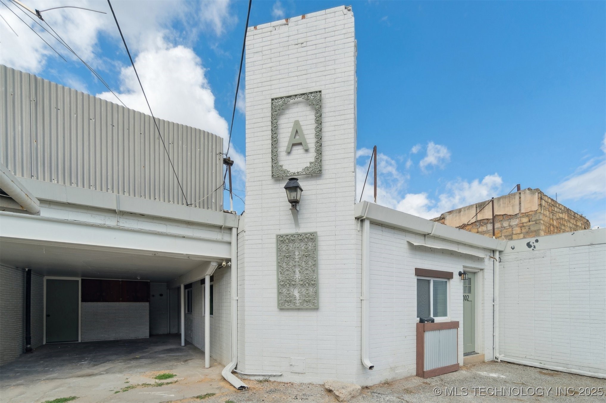 103 E Cherry Street Property Photo 4