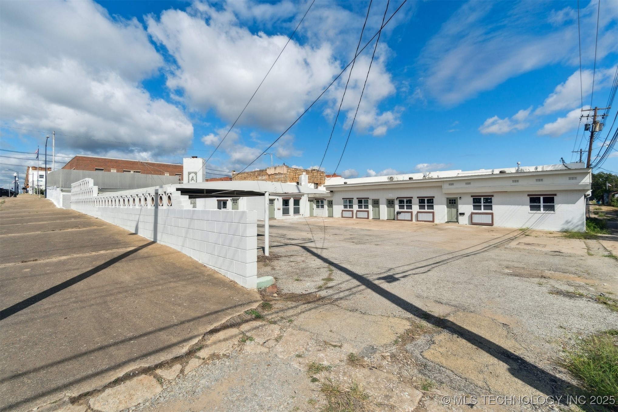 103 E Cherry Street Property Photo 5