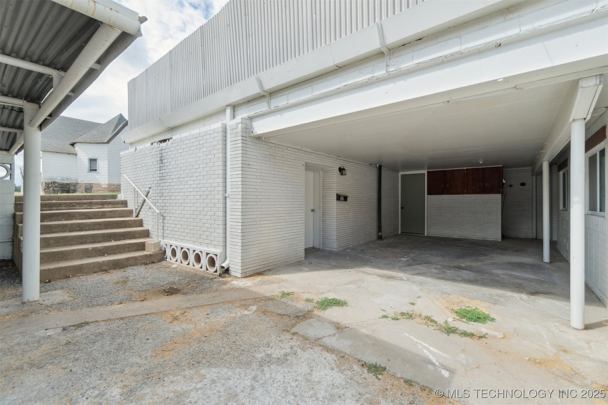 103 E Cherry Street Property Photo 6