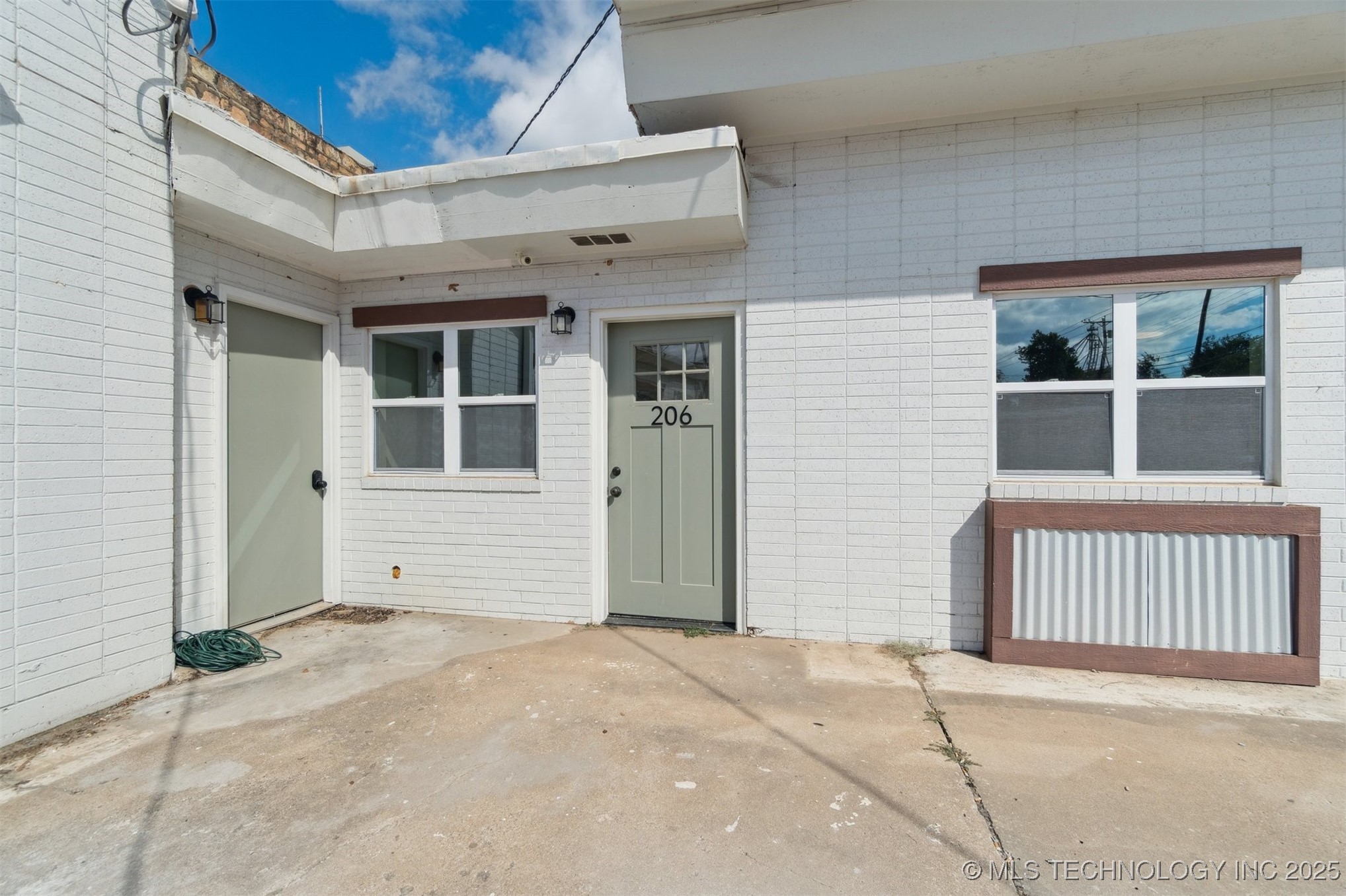 103 E Cherry Street Property Photo 7