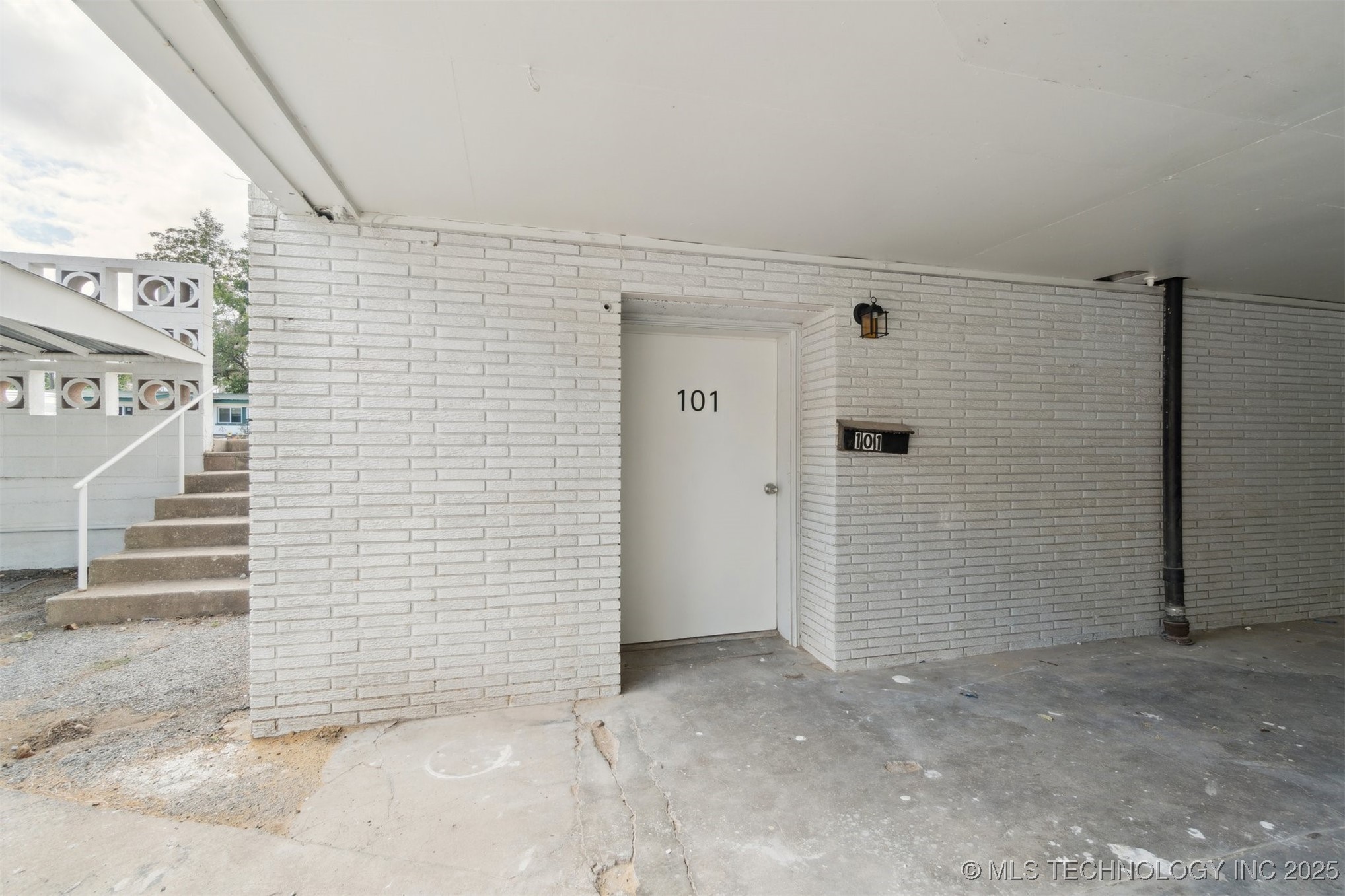 103 E Cherry Street Property Photo 9