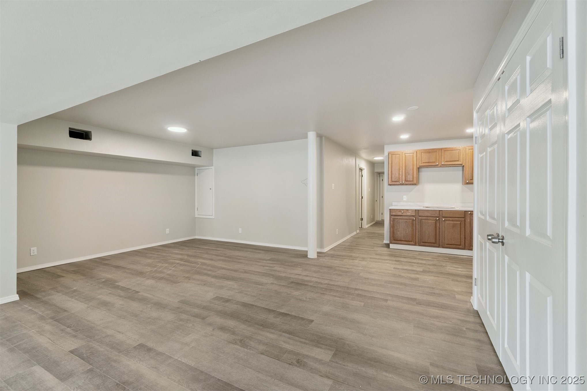 103 E Cherry Street Property Photo 18