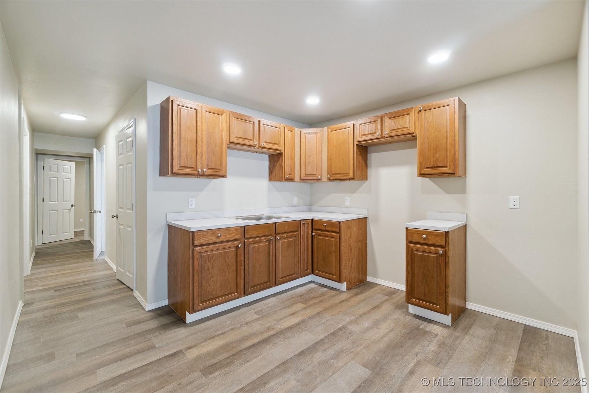 103 E Cherry Street Property Photo 24