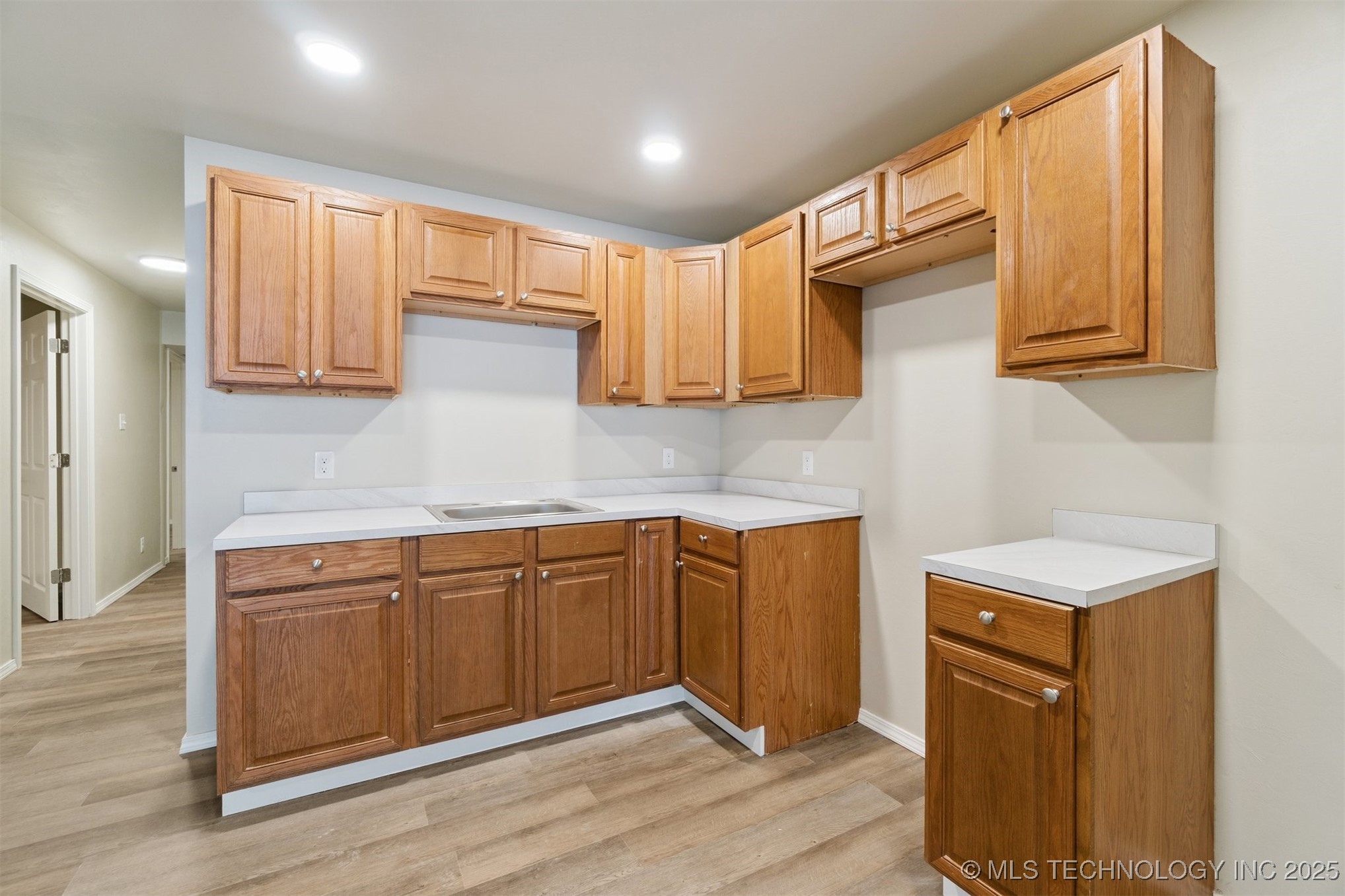 103 E Cherry Street Property Photo 25