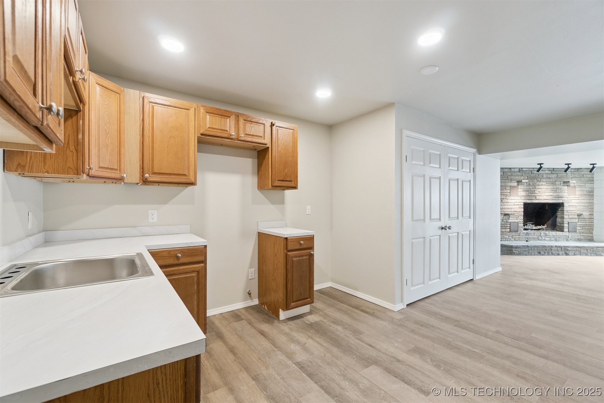 103 E Cherry Street Property Photo 26