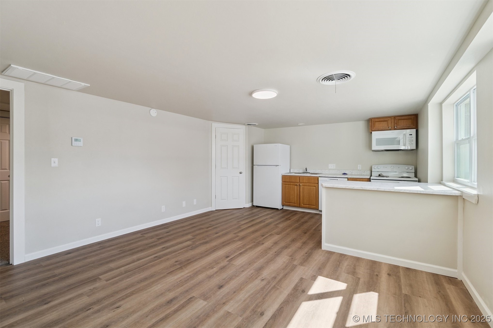 103 E Cherry Street Property Photo 27