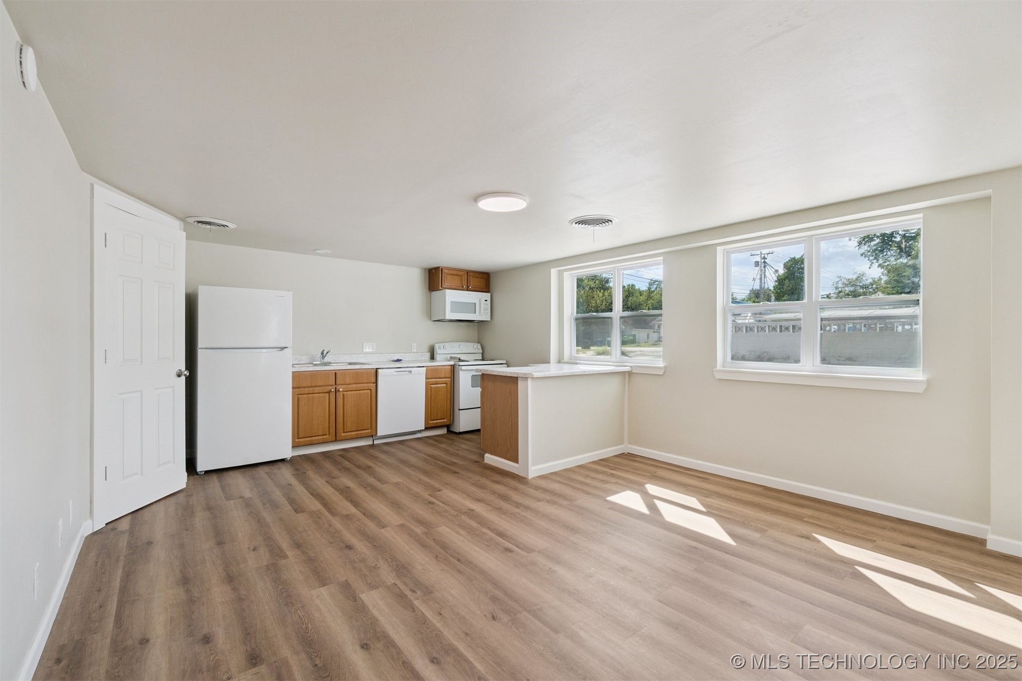 103 E Cherry Street Property Photo 28