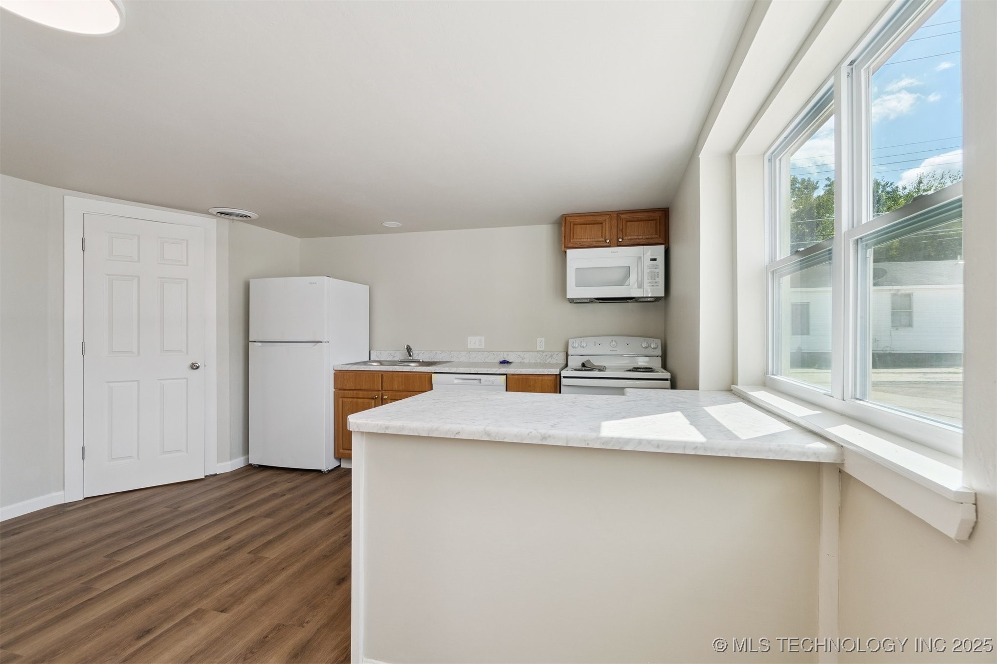 103 E Cherry Street Property Photo 30