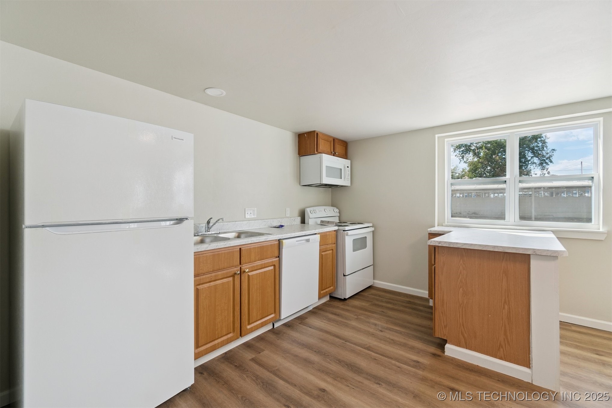 103 E Cherry Street Property Photo 31