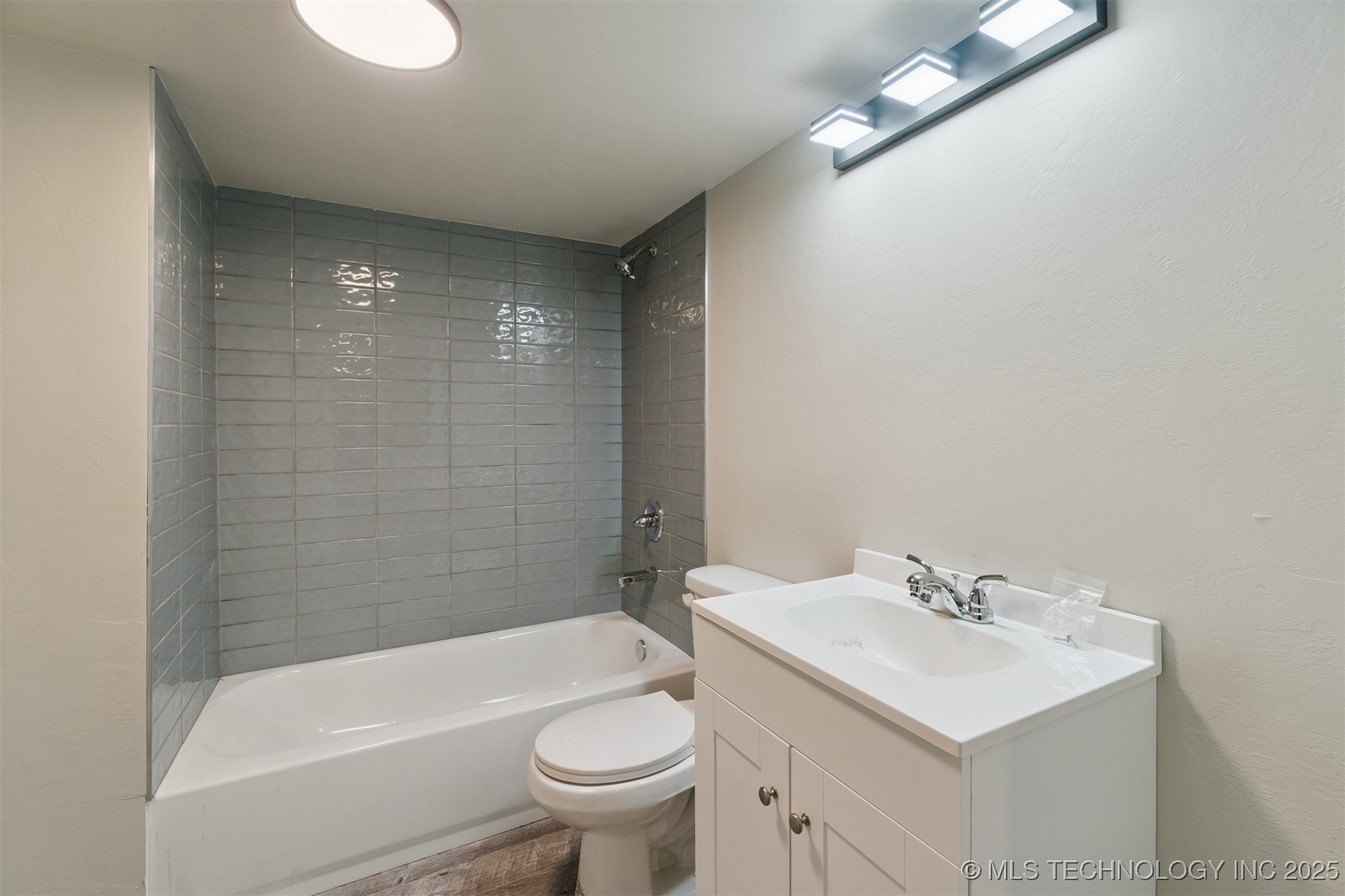 103 E Cherry Street Property Photo 34