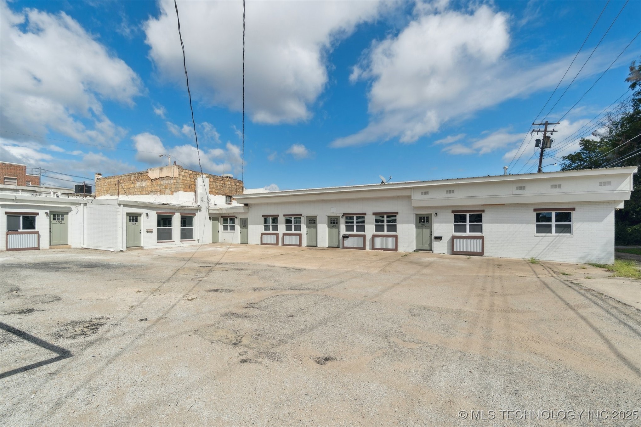 103 E Cherry Street Property Photo 70