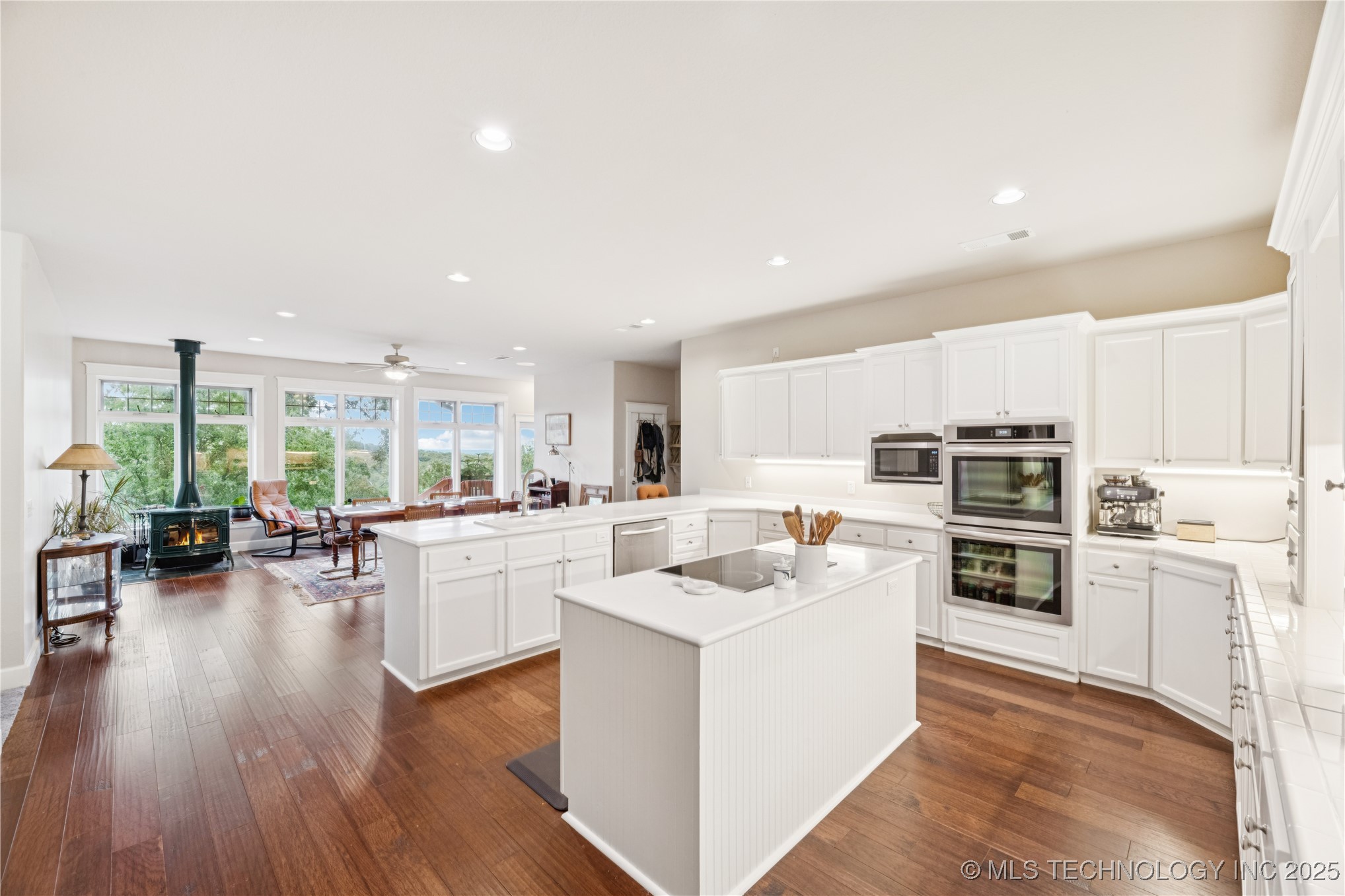 5694 W 161st Street North Property Photo 6