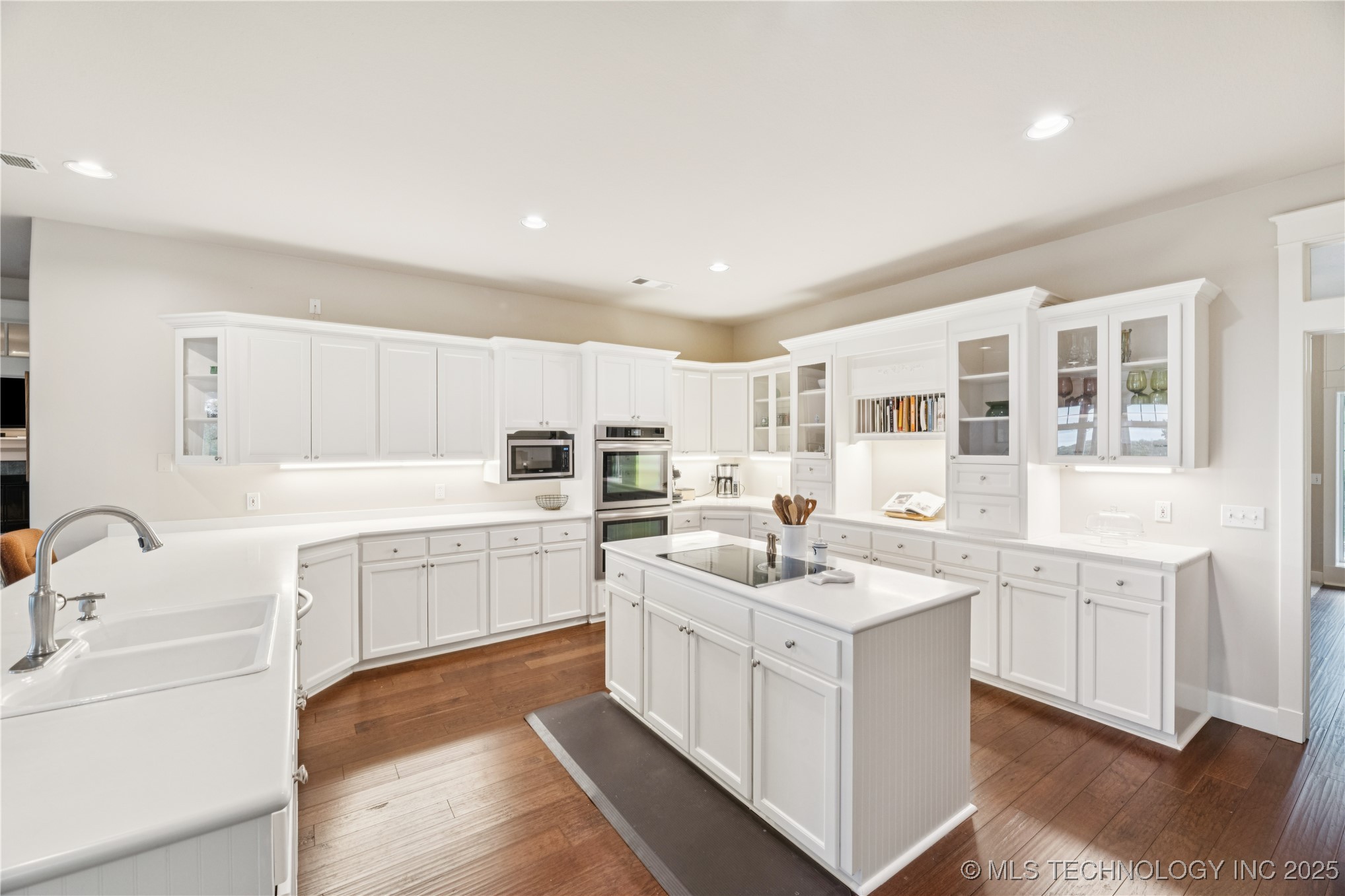 5694 W 161st Street North Property Photo 9