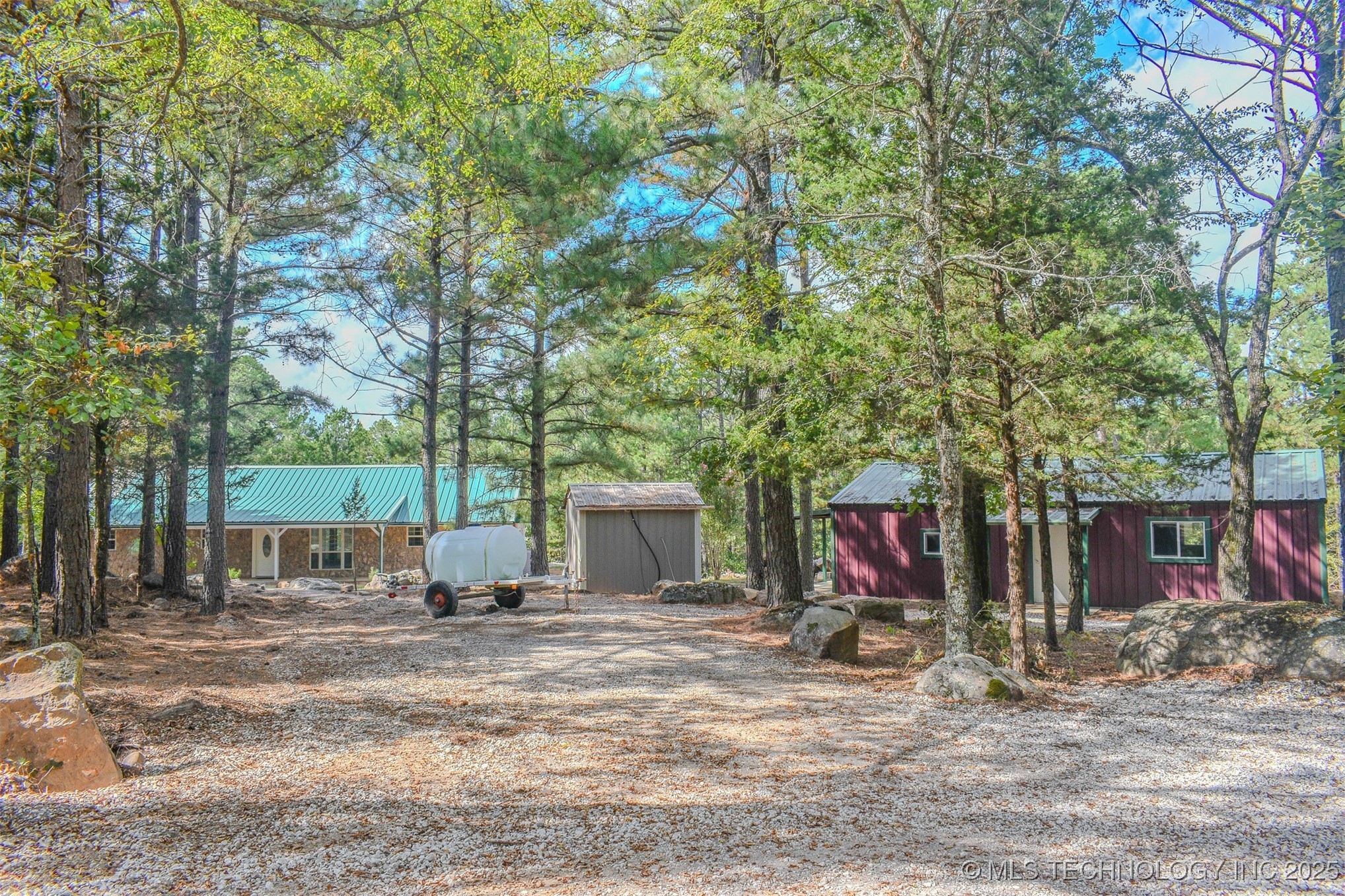 414041 E 1878 Road Property Photo 1