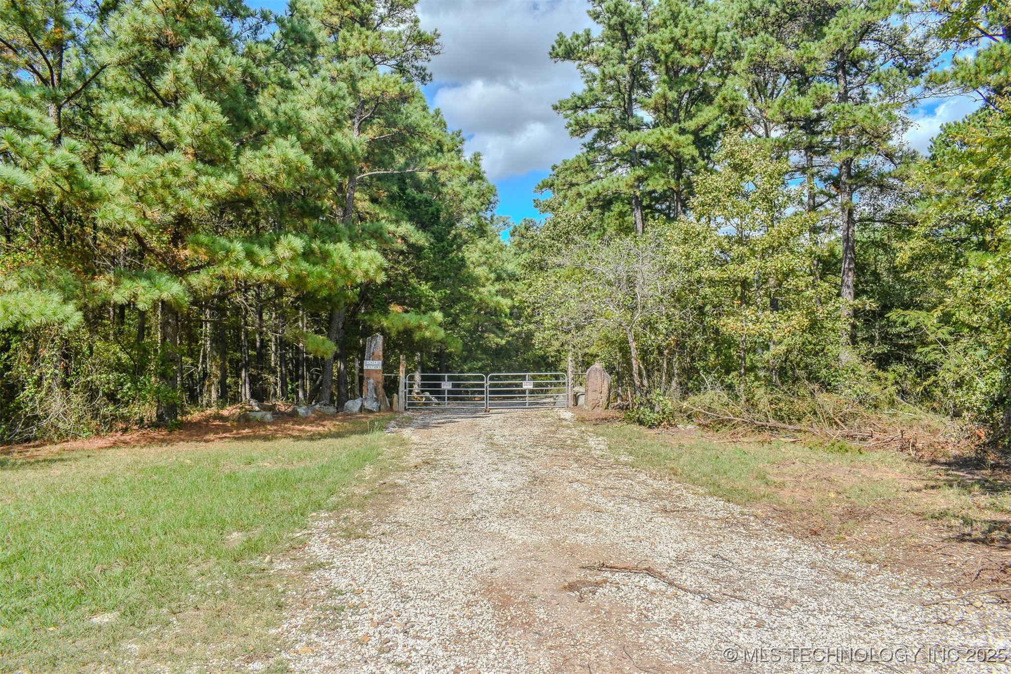 414041 E 1878 Road Property Photo 2