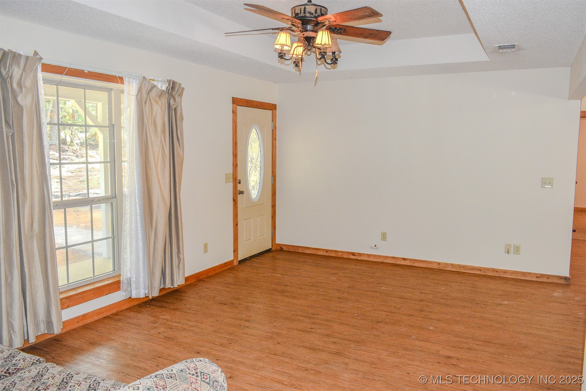 414041 E 1878 Road Property Photo 7