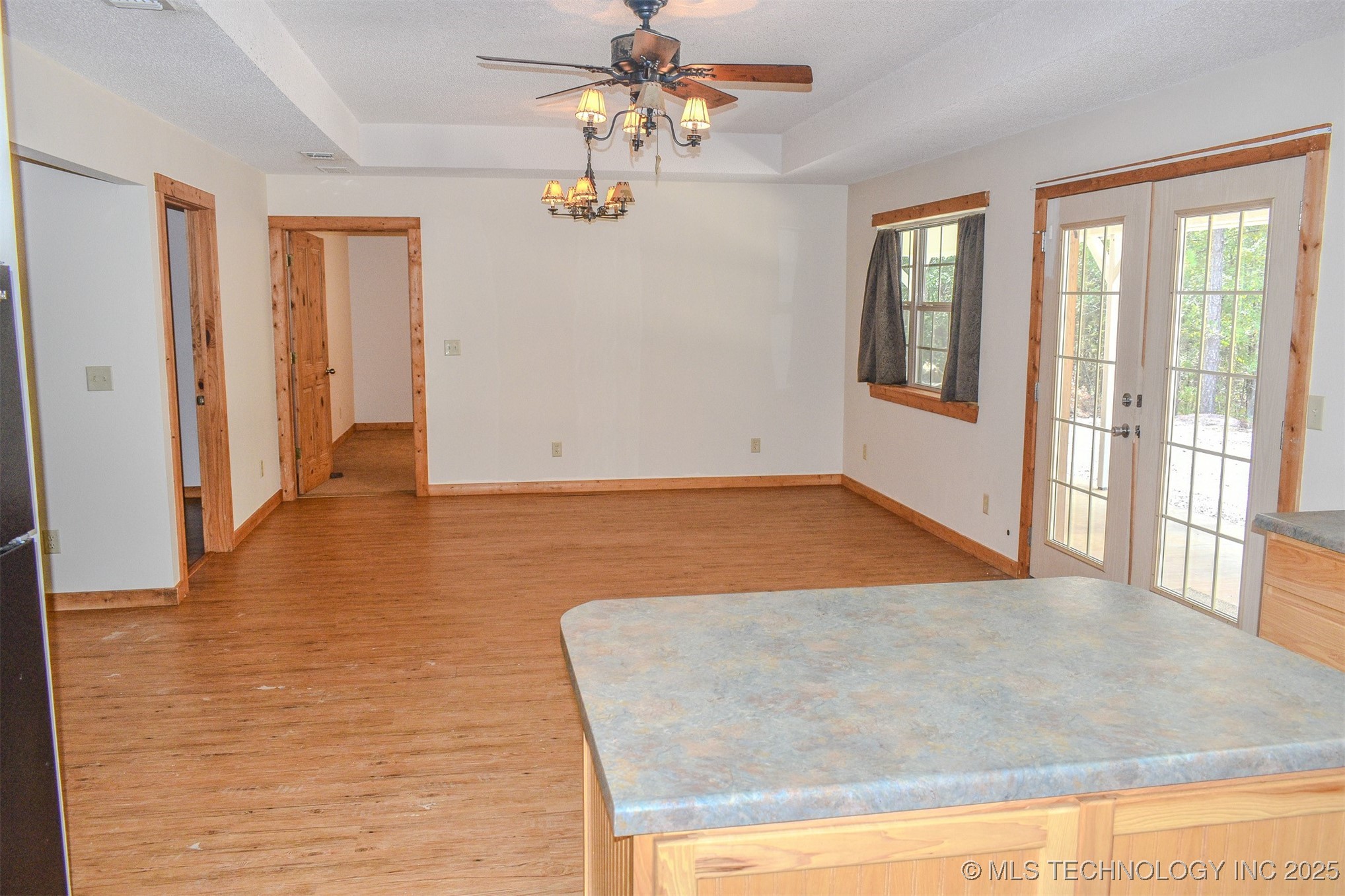 414041 E 1878 Road Property Photo 9