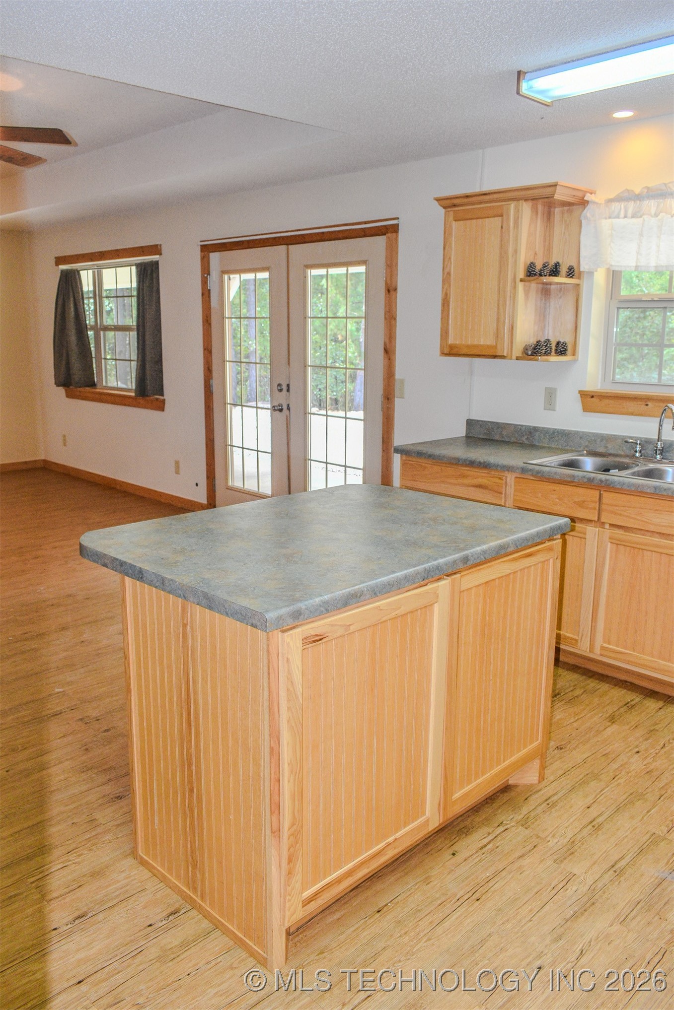 414041 E 1878 Road Property Photo 10