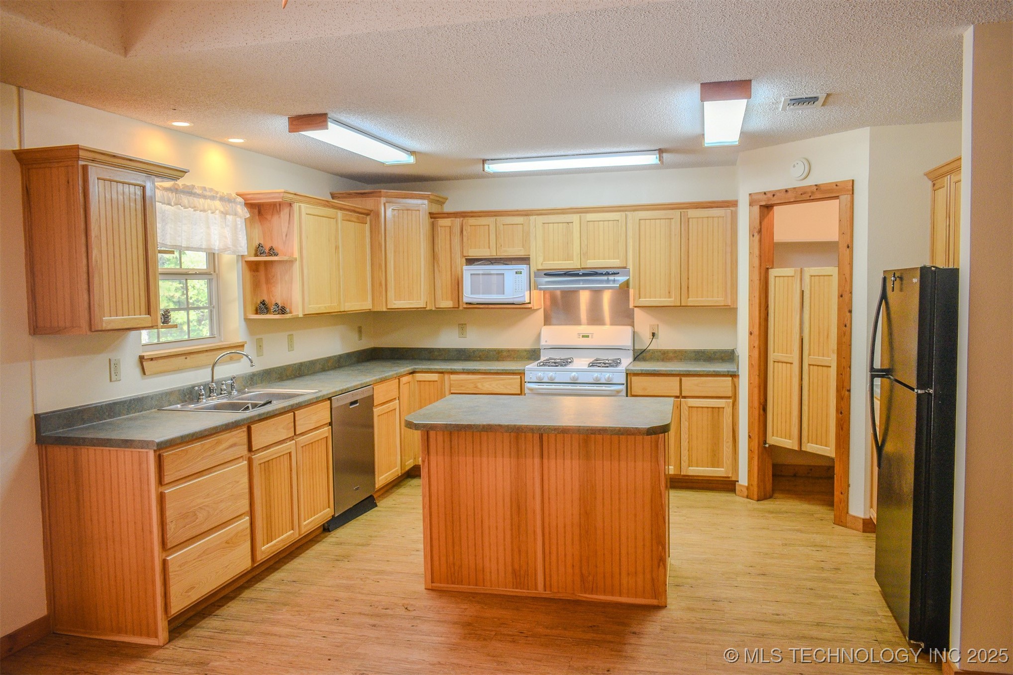 414041 E 1878 Road Property Photo 13