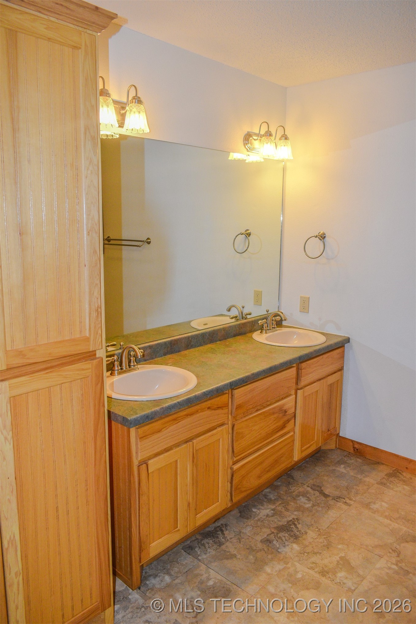 414041 E 1878 Road Property Photo 18