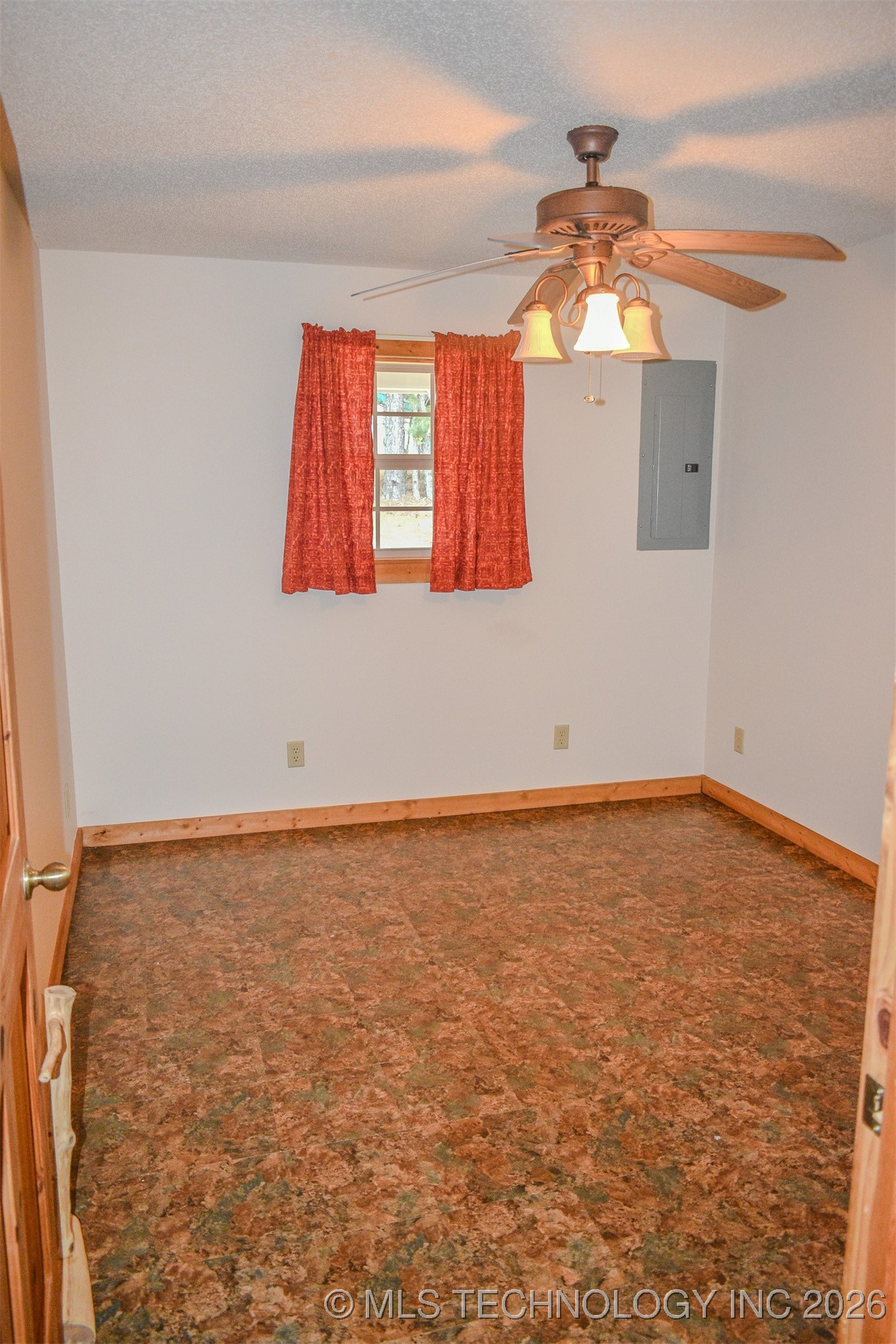 414041 E 1878 Road Property Photo 22