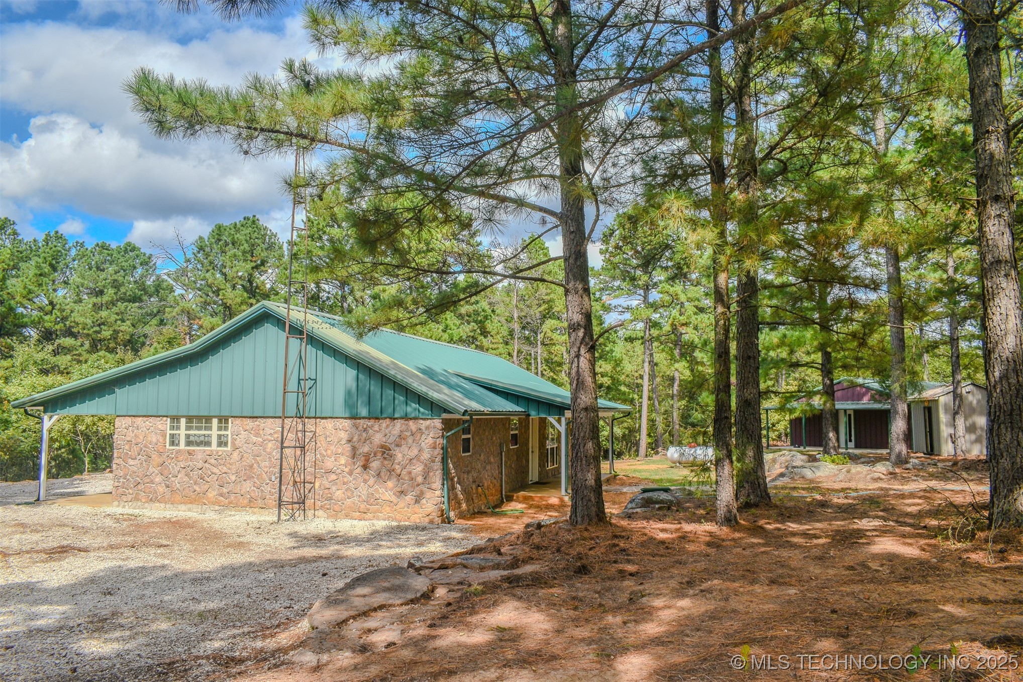 414041 E 1878 Road Property Photo 29