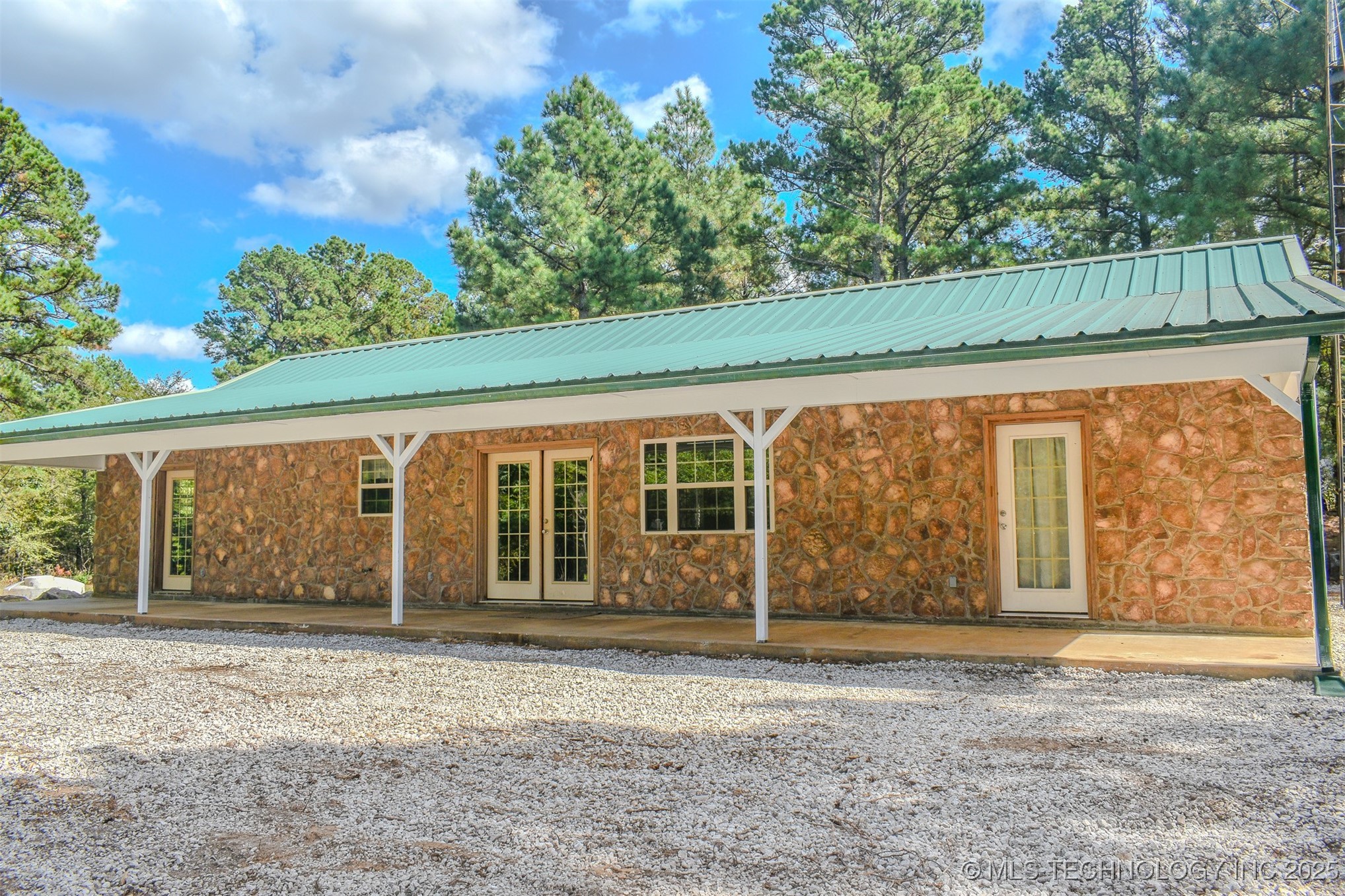 414041 E 1878 Road Property Photo 32