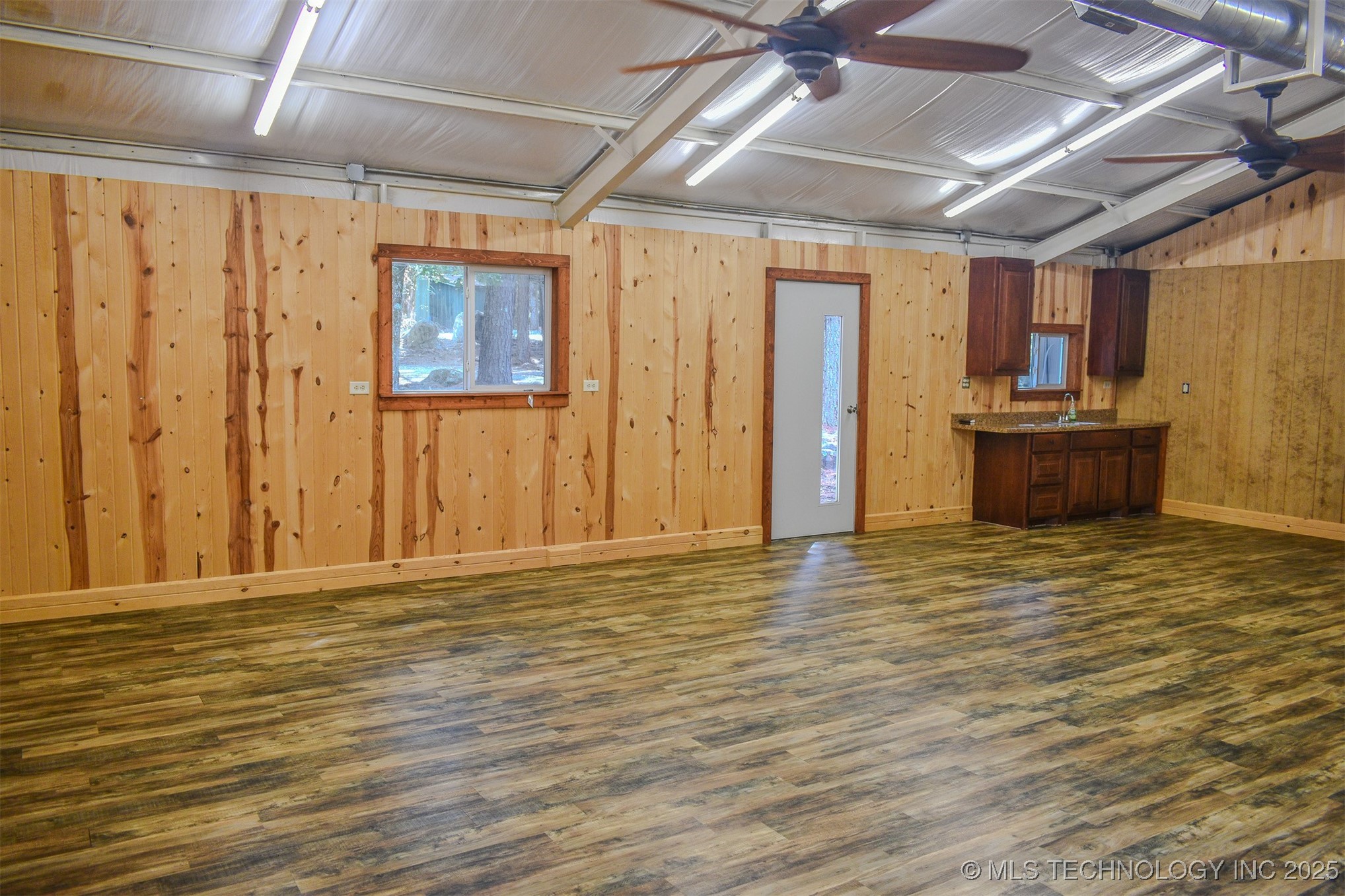 414041 E 1878 Road Property Photo 41