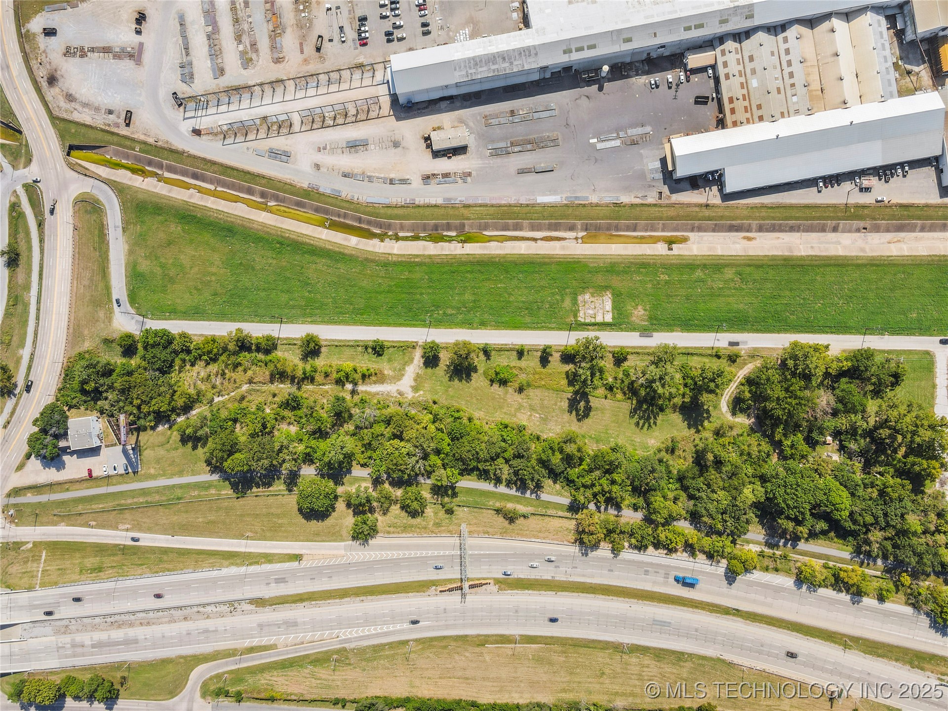 2601 W Admiral Boulevard Property Photo 1