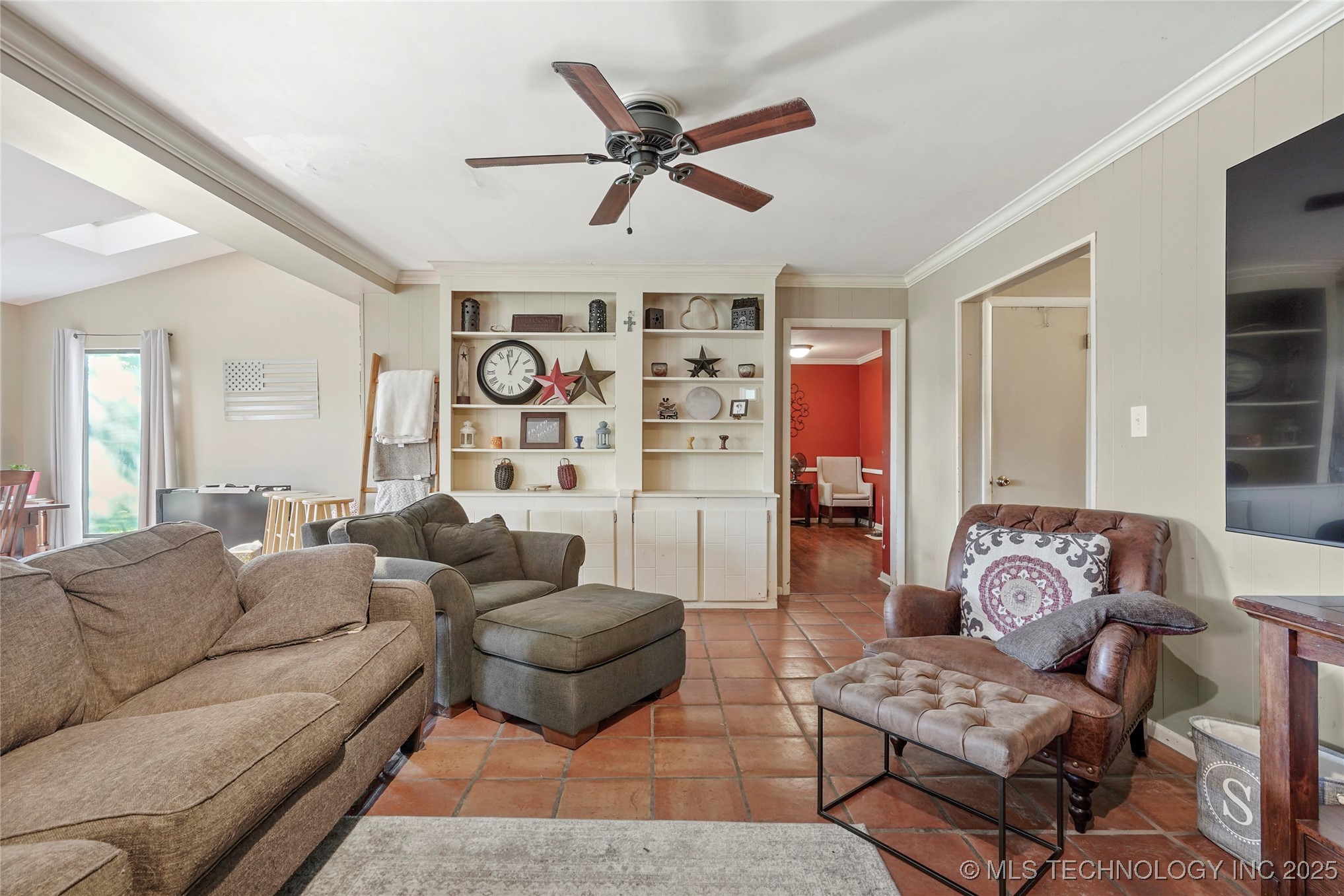 7023 E 66th Court Property Photo 4